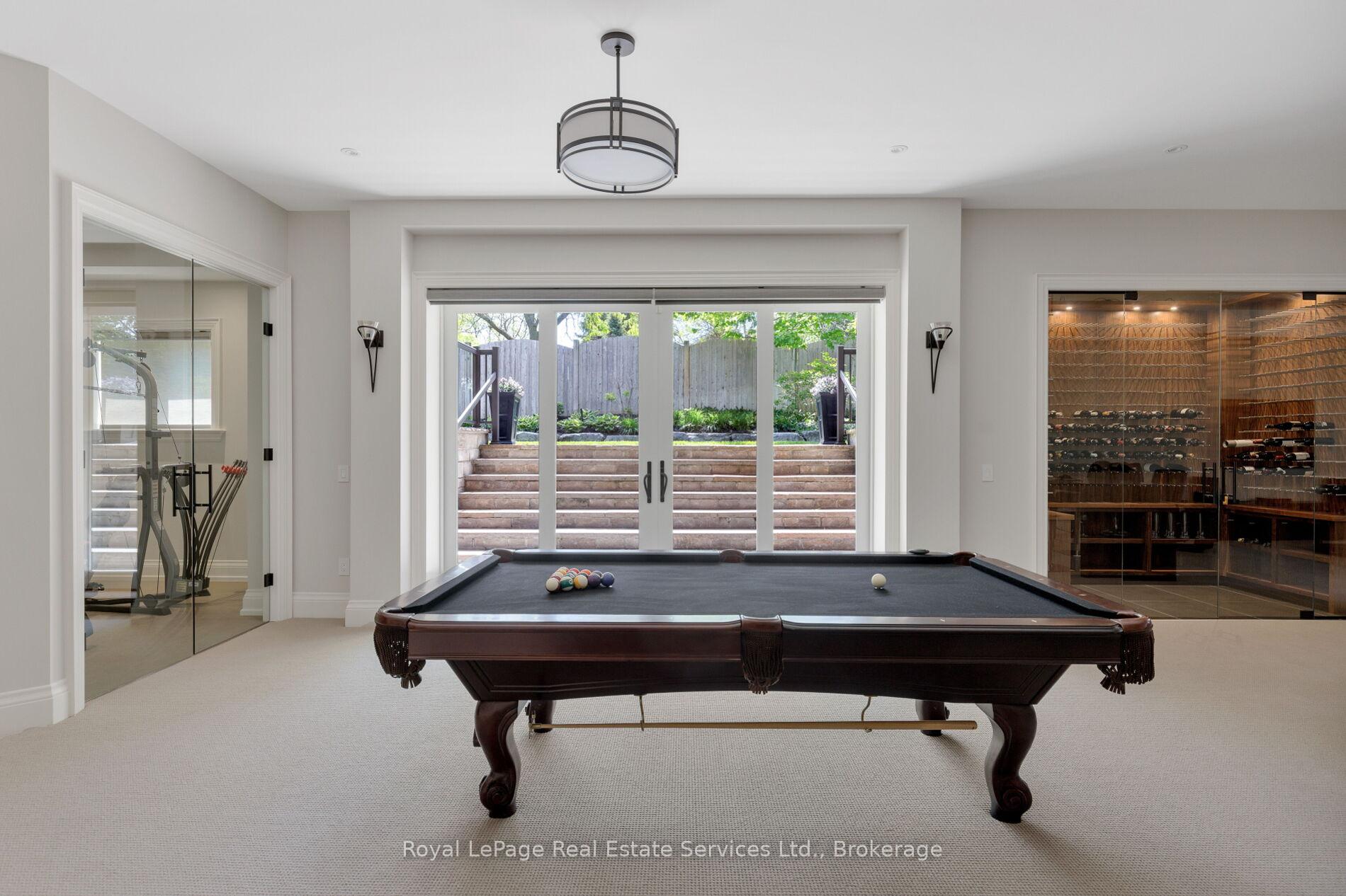 456 Lakeshore Road W 5