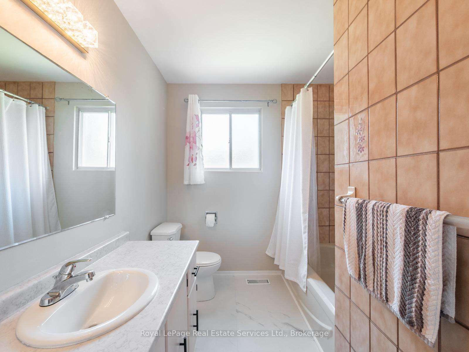 1 Mosswood Lane, Toronto