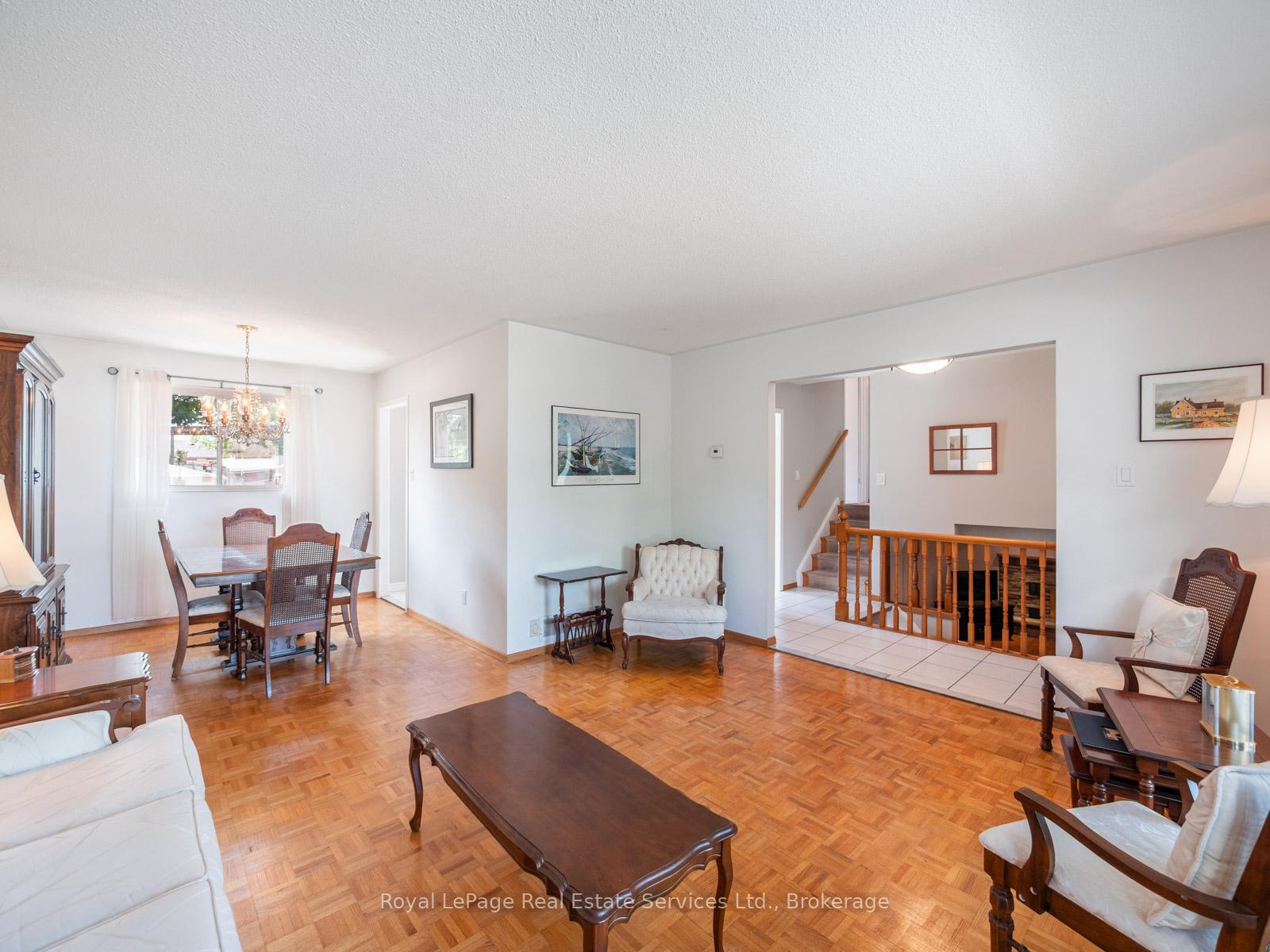 1 Mosswood Lane, Toronto
