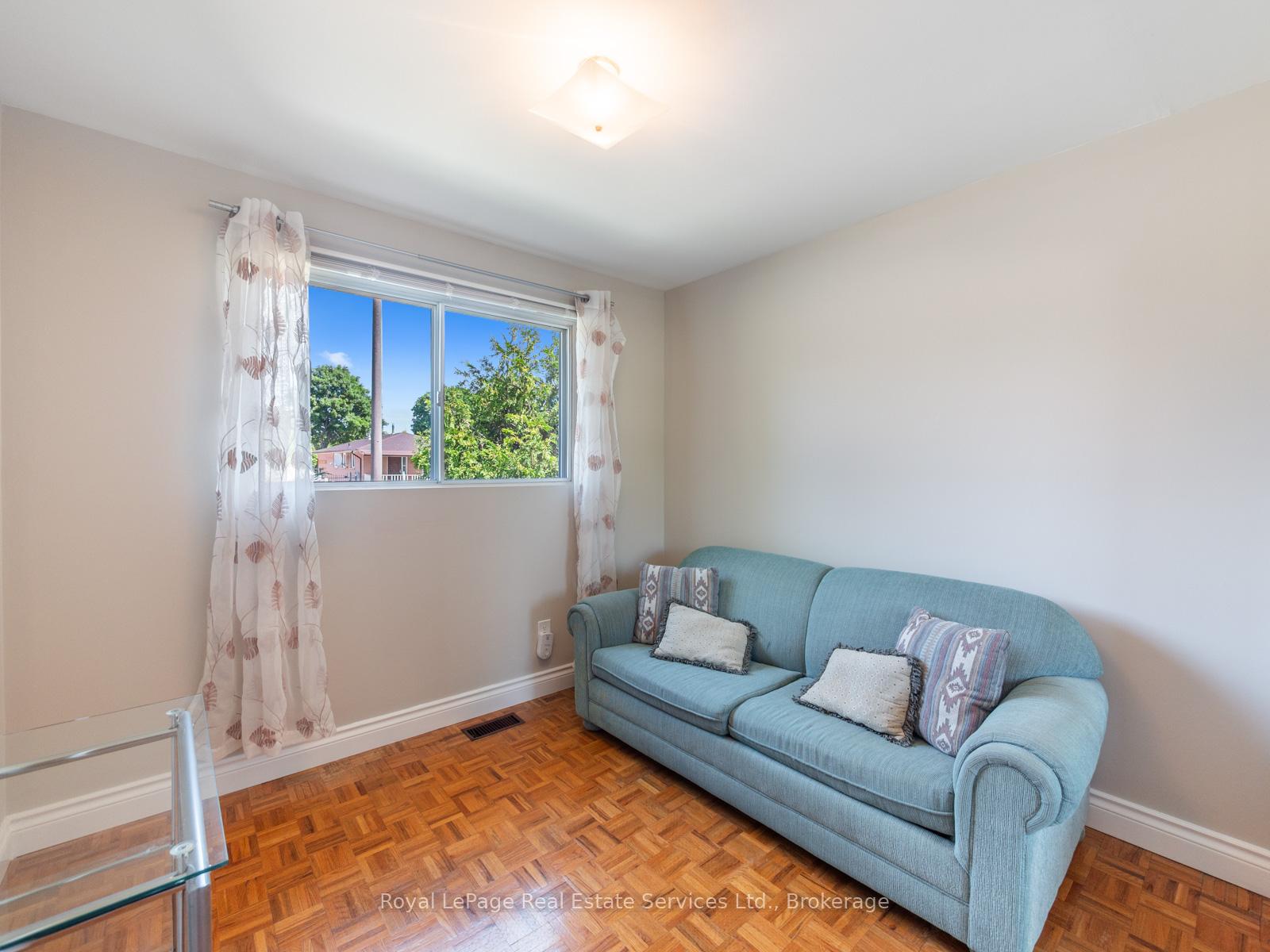1 Mosswood Lane, Toronto