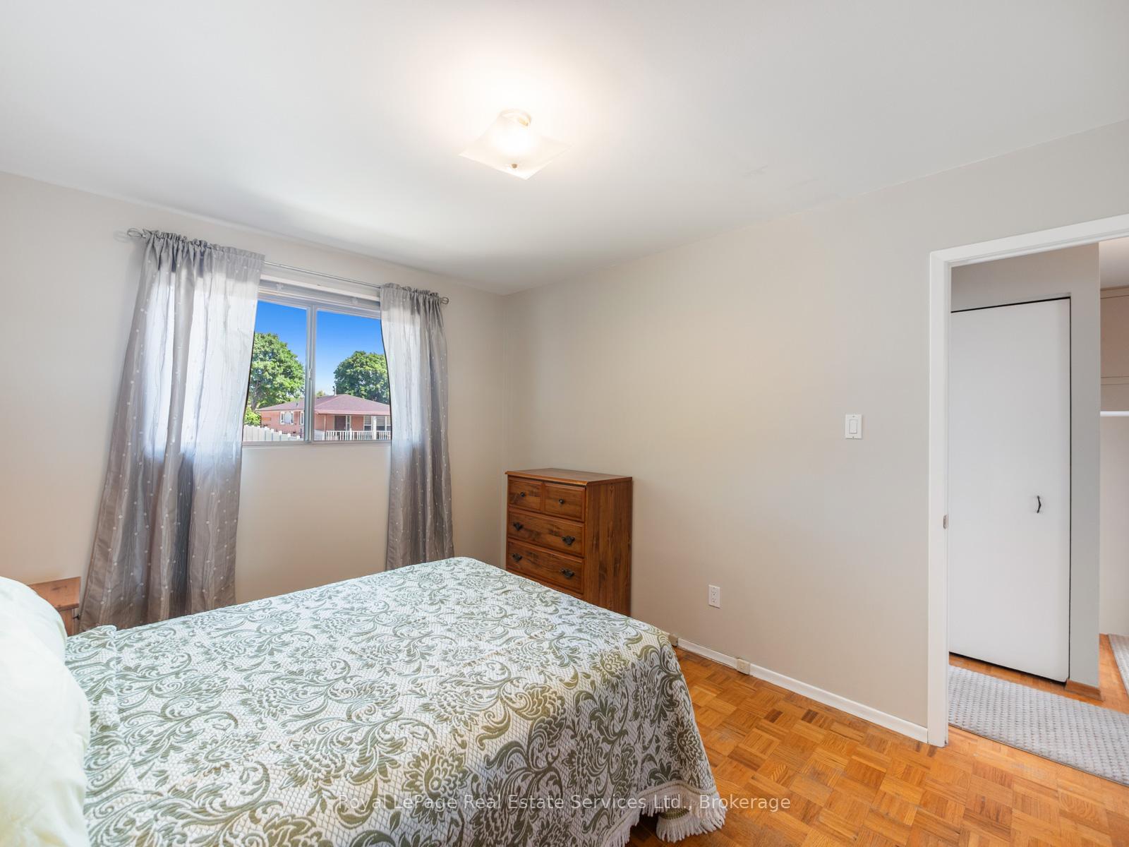 1 Mosswood Lane, Toronto