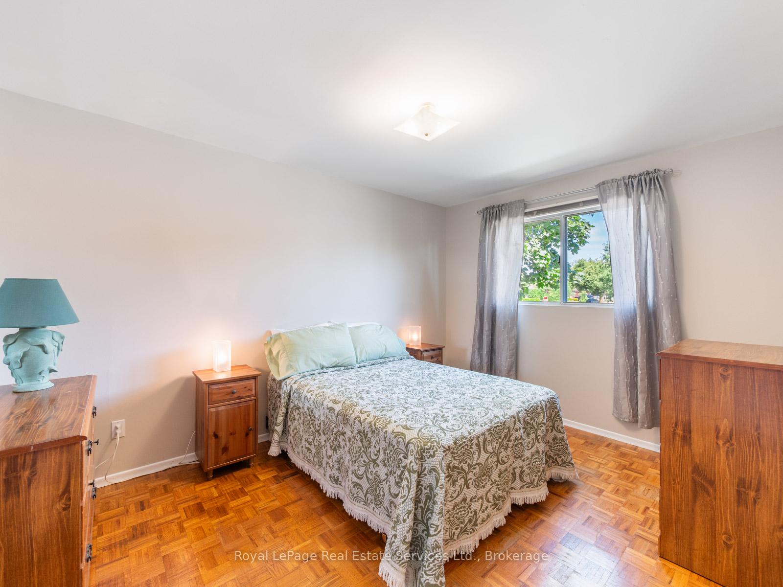 1 Mosswood Lane, Toronto