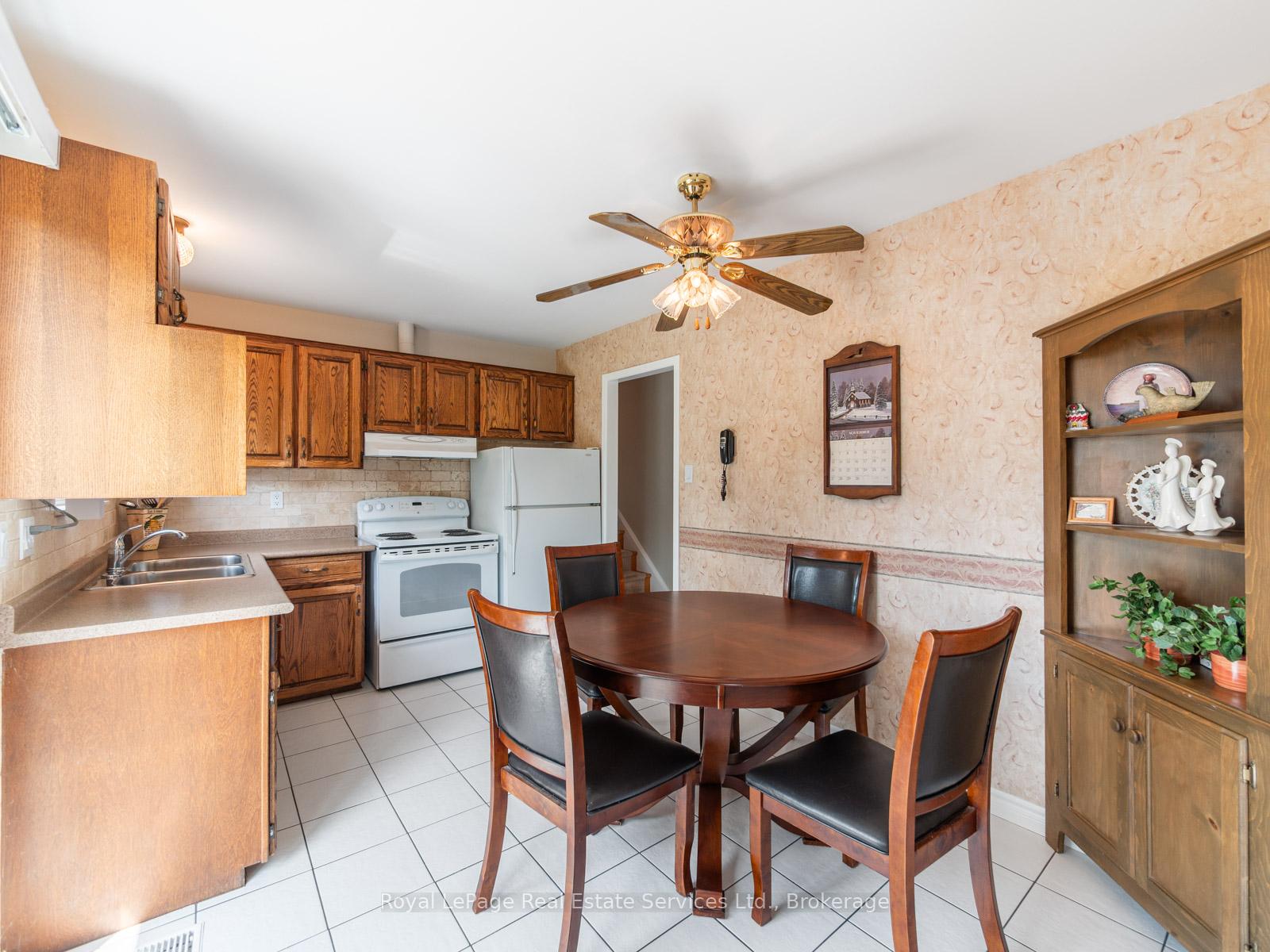 1 Mosswood Lane, Toronto