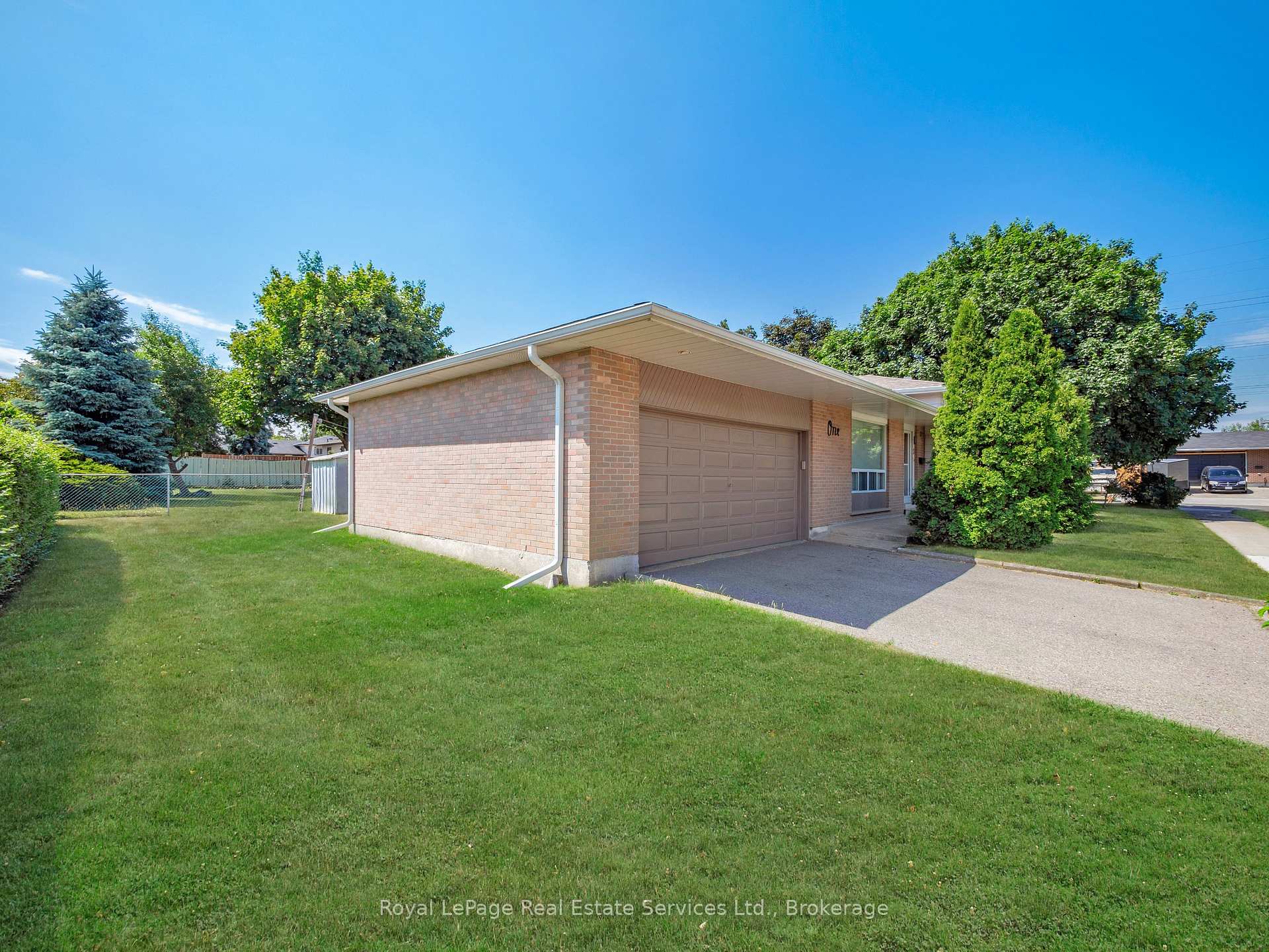 1 Mosswood Lane, Toronto