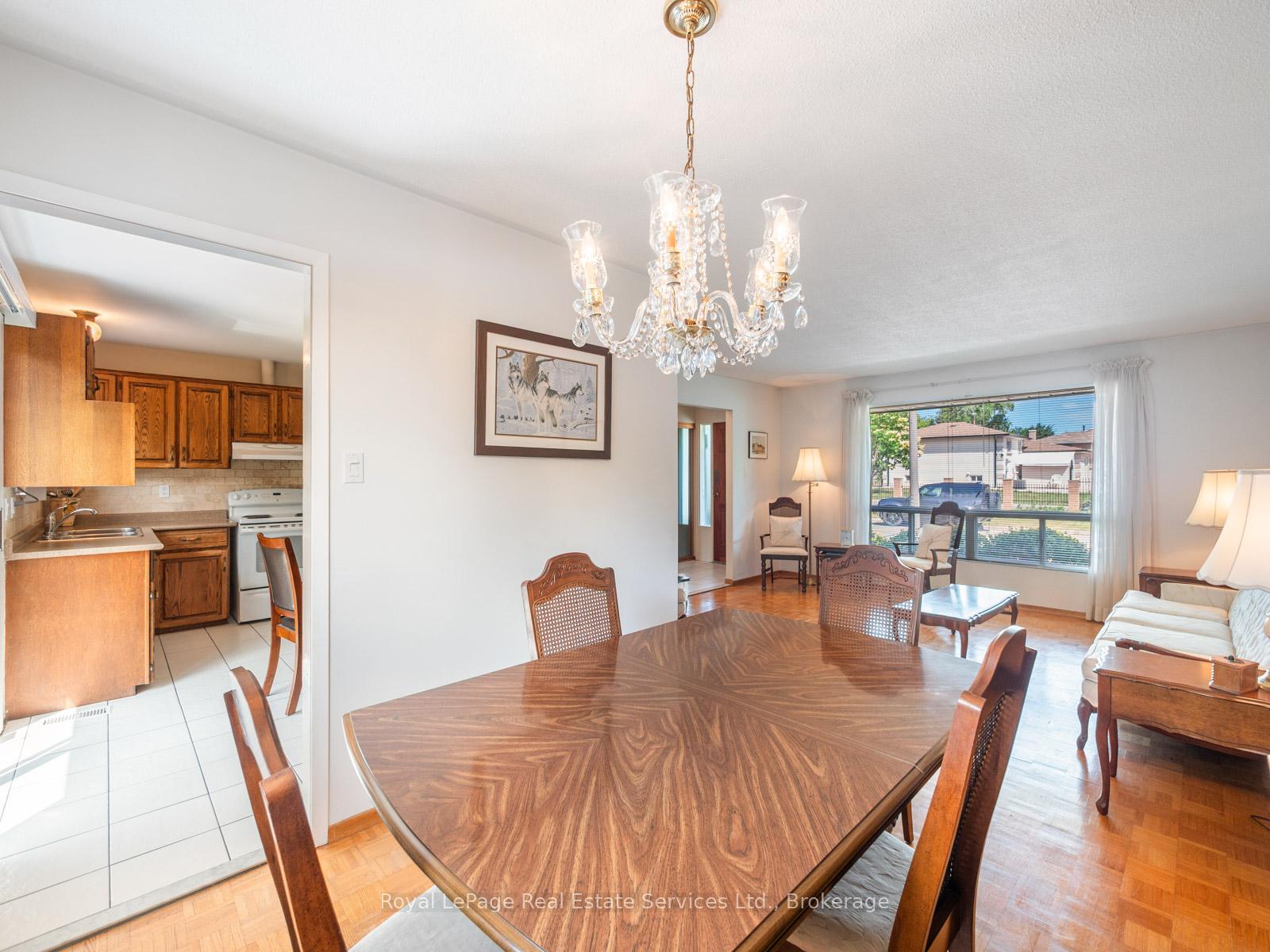 1 Mosswood Lane, Toronto