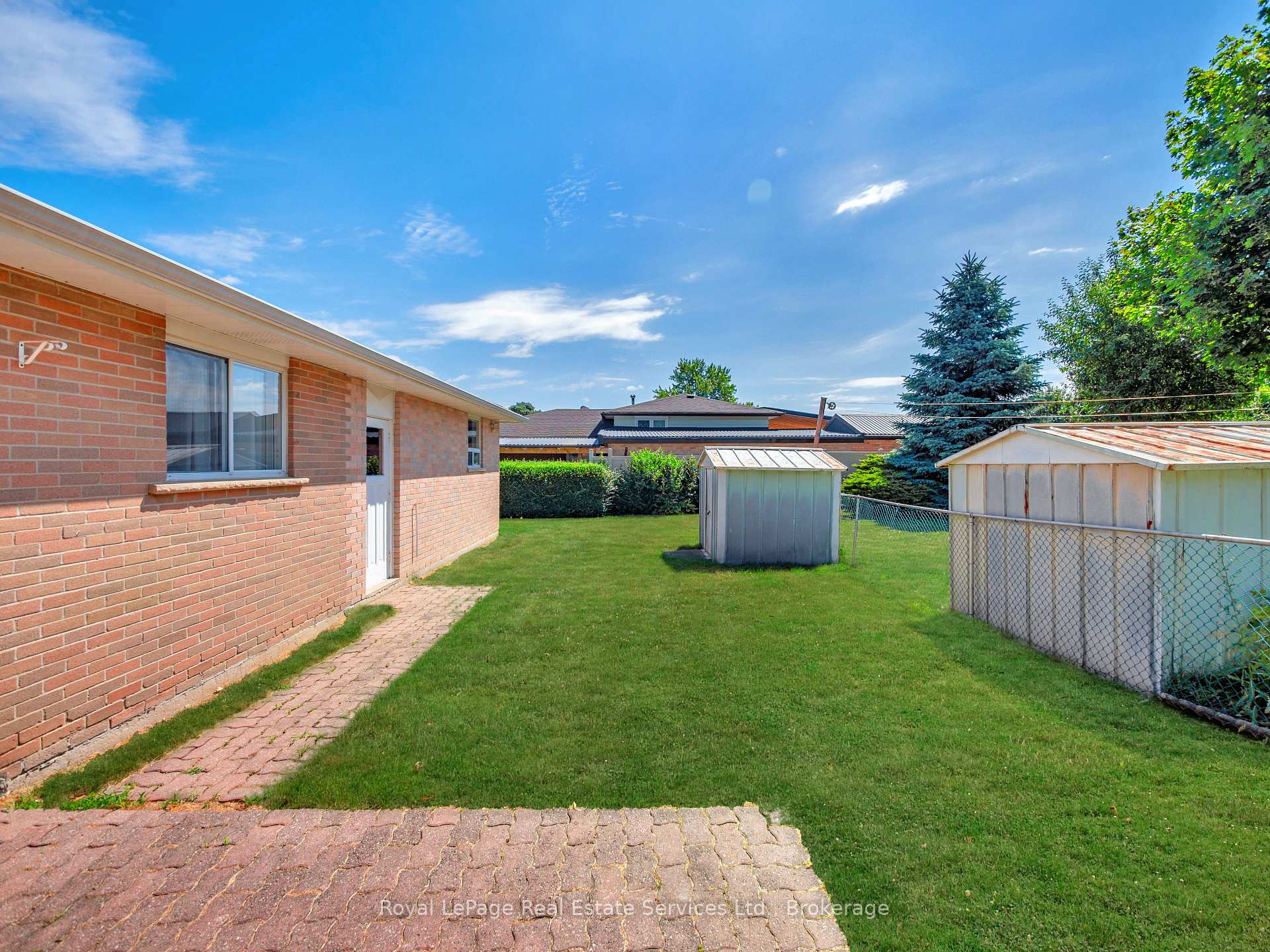 1 Mosswood Lane, Toronto