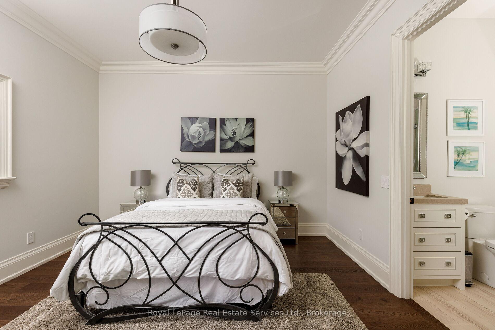 456 Lakeshore Road W