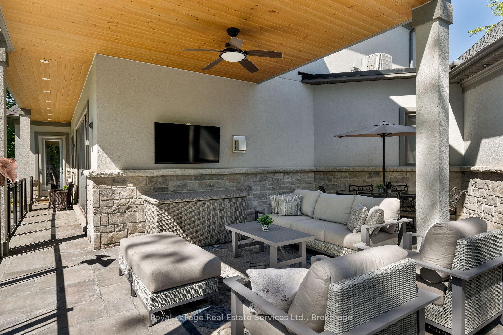 456 Lakeshore Road W