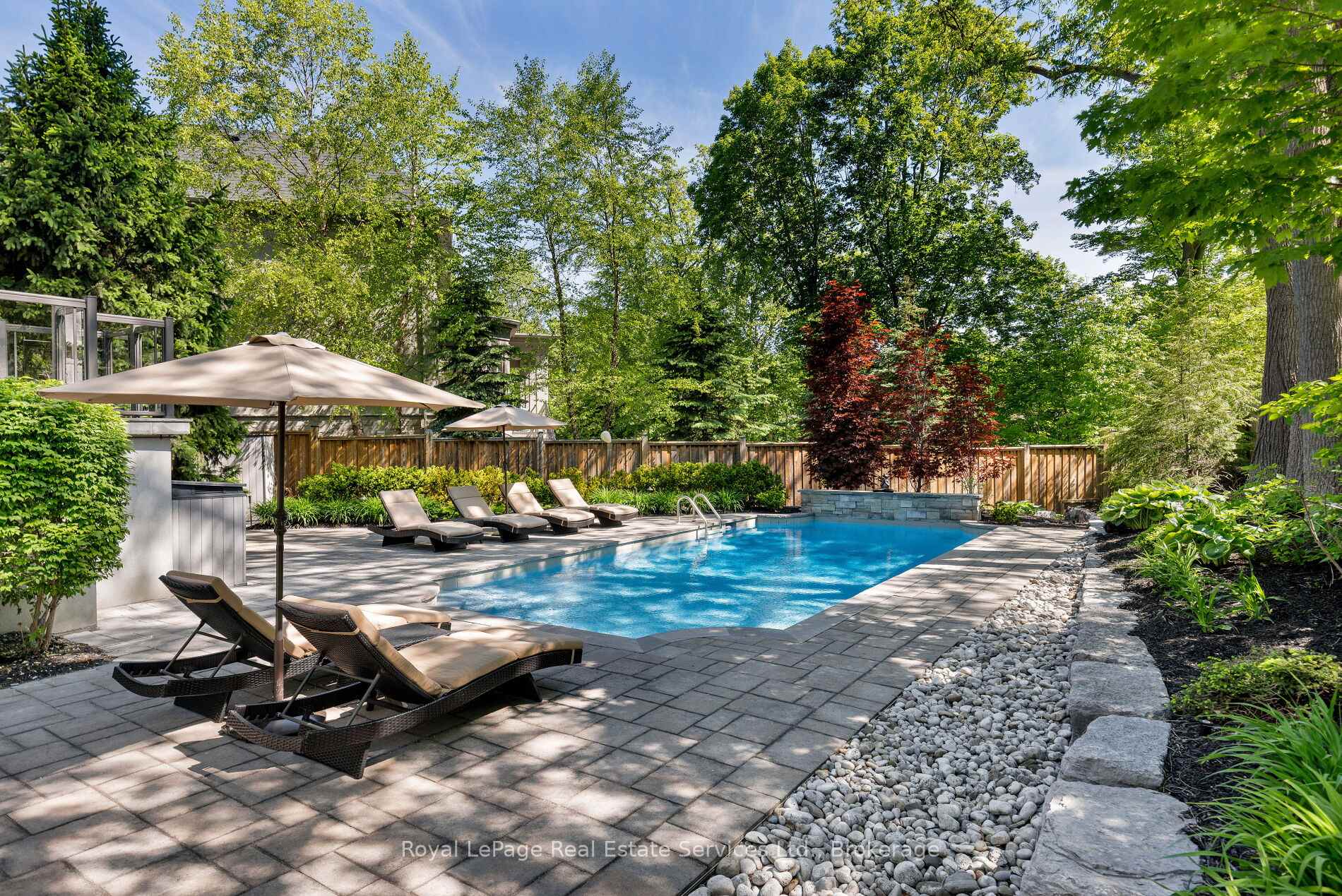 456 Lakeshore Road W