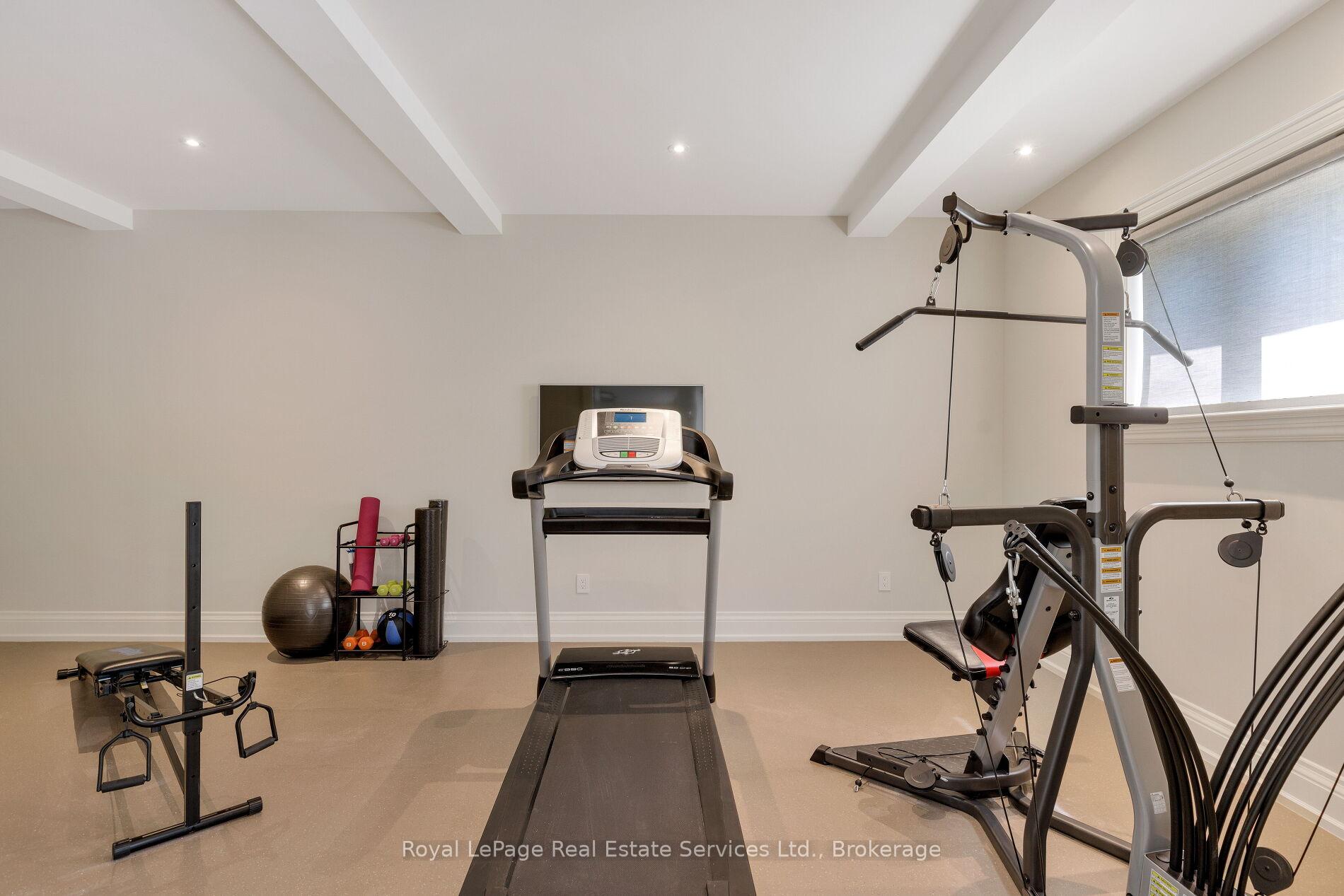 456 Lakeshore Road W