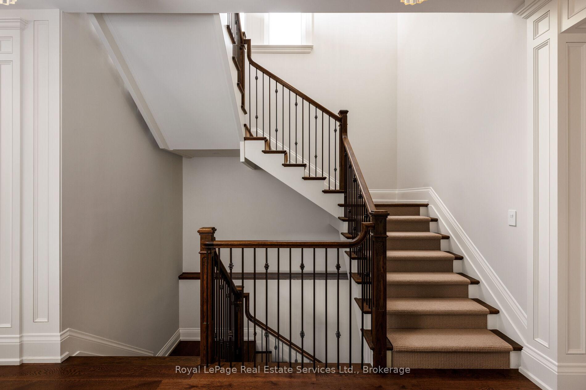 456 Lakeshore Road W