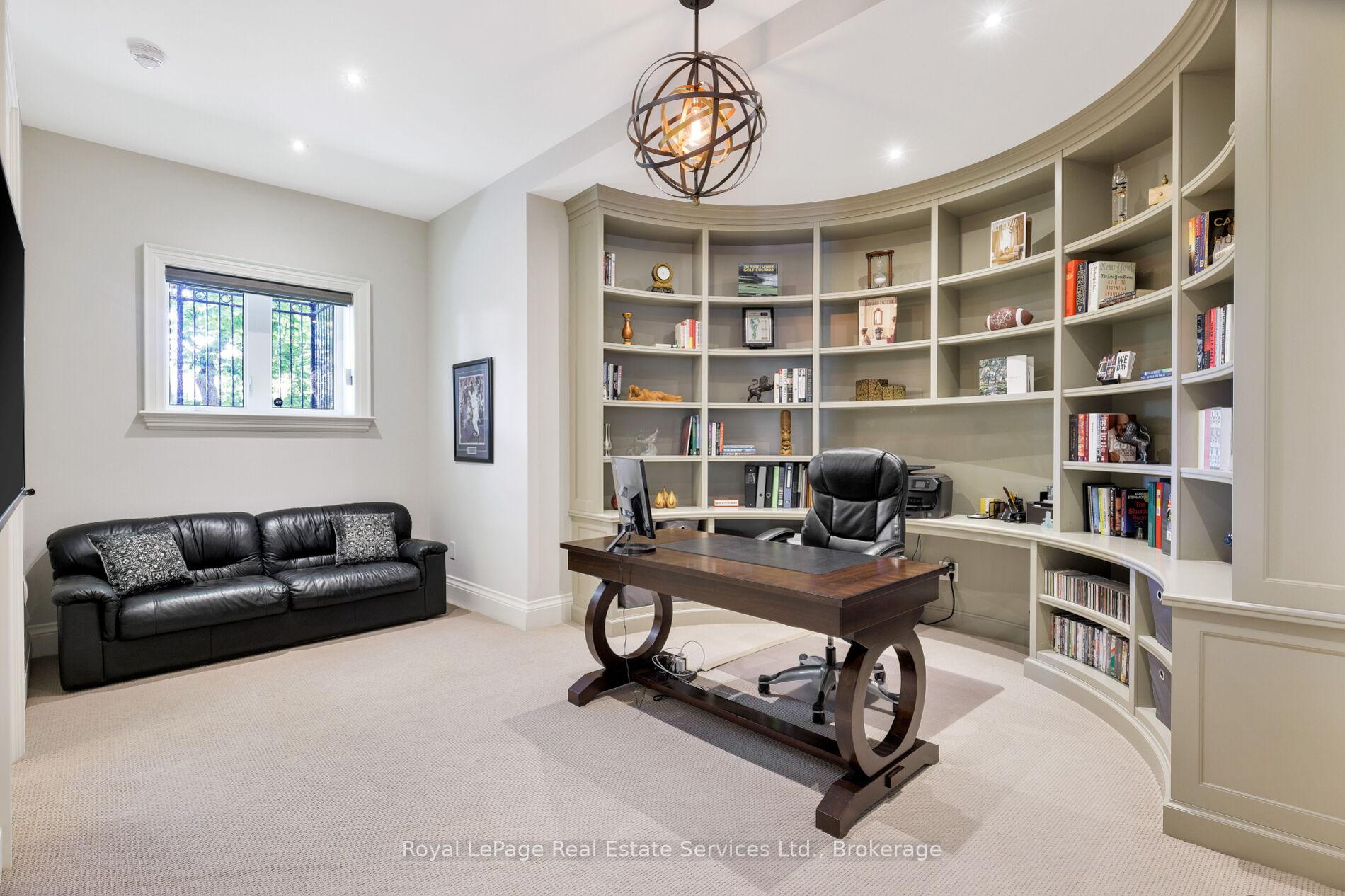456 Lakeshore Road W