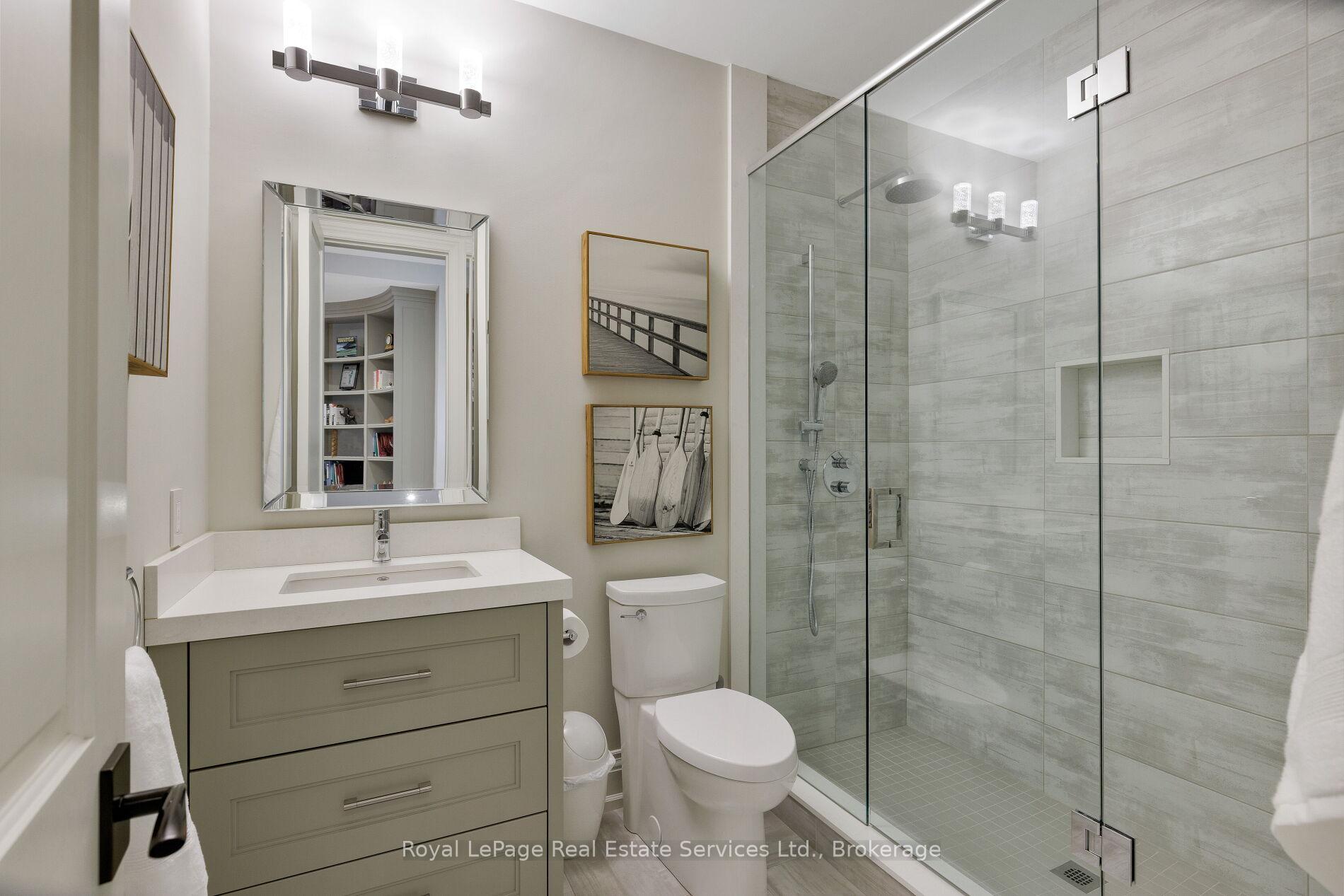 456 Lakeshore Road W