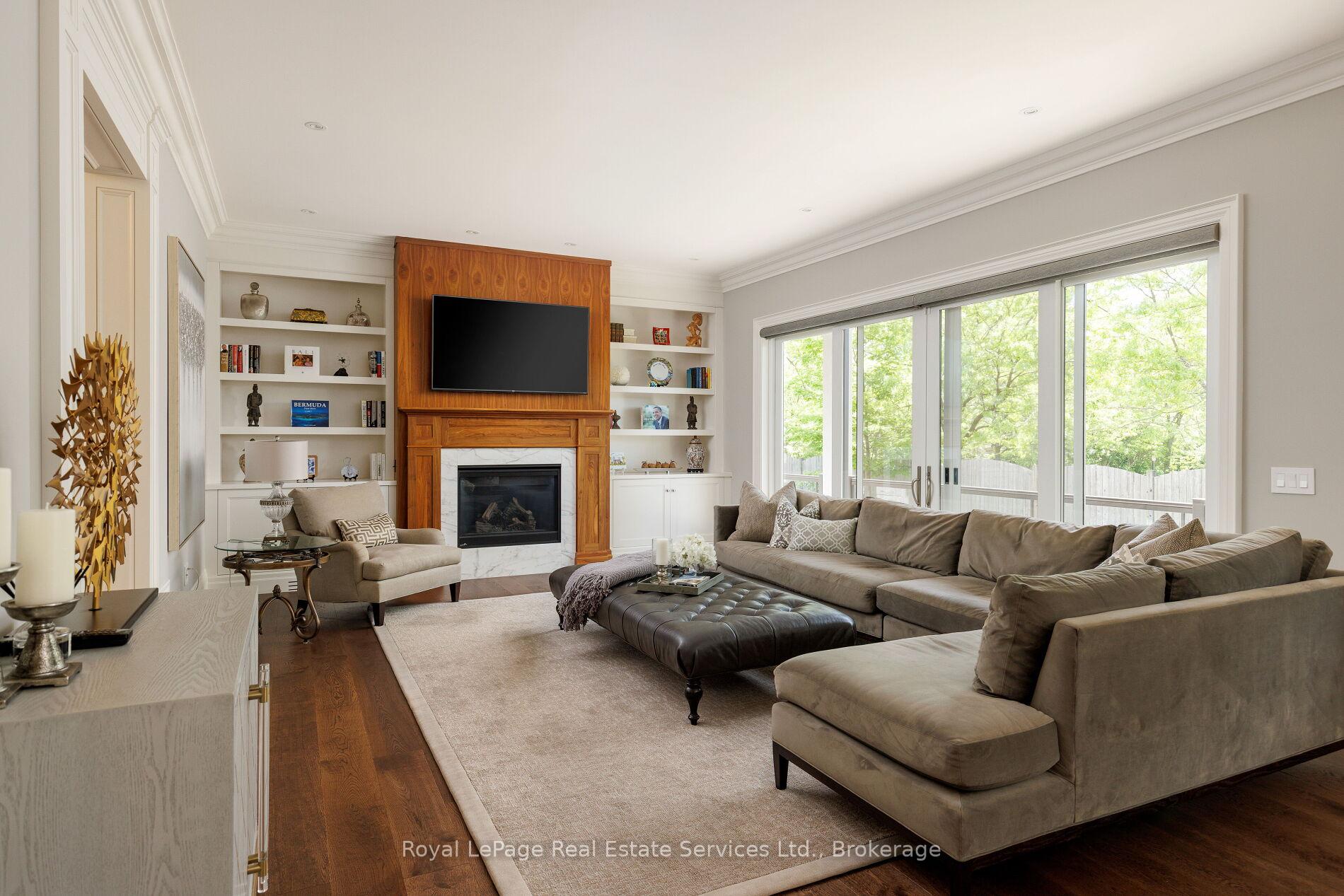 456 Lakeshore Road W