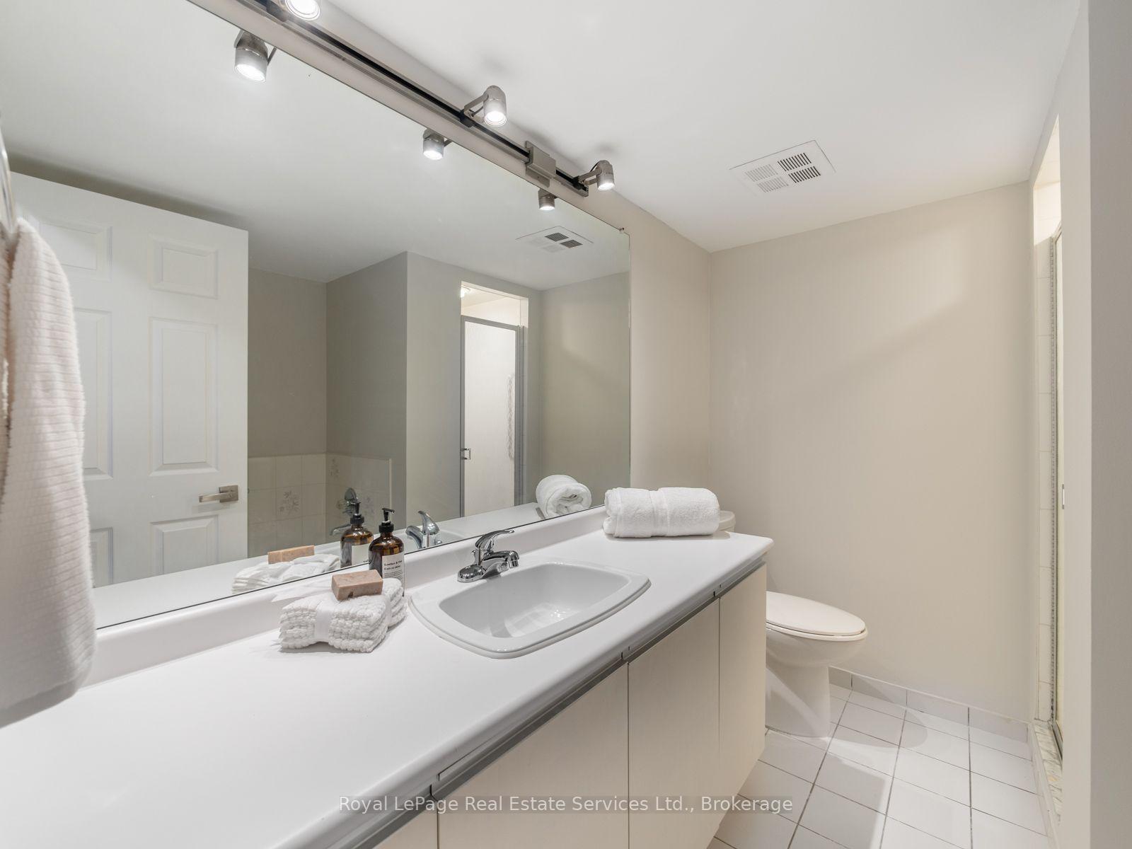 2177 Burnhamthorpe Road W 309