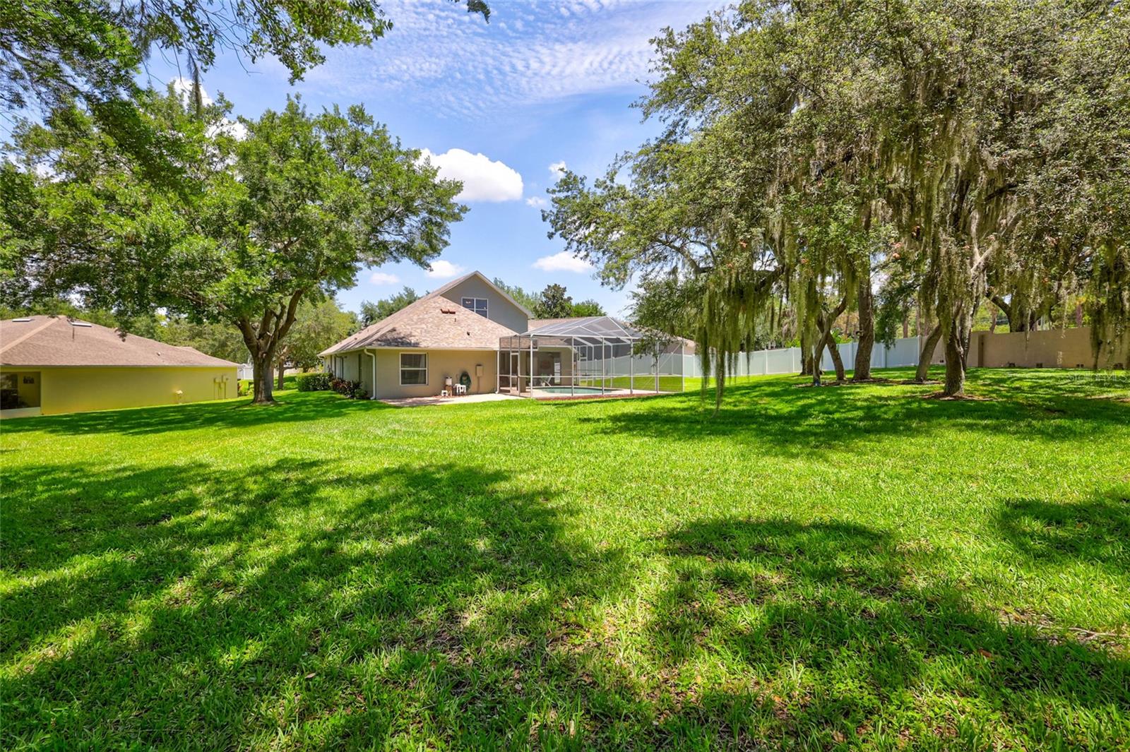 805 WOODCARVER LN