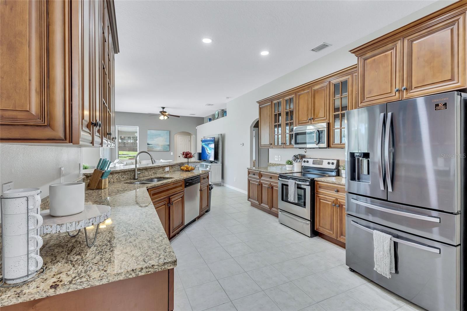 805 WOODCARVER LN