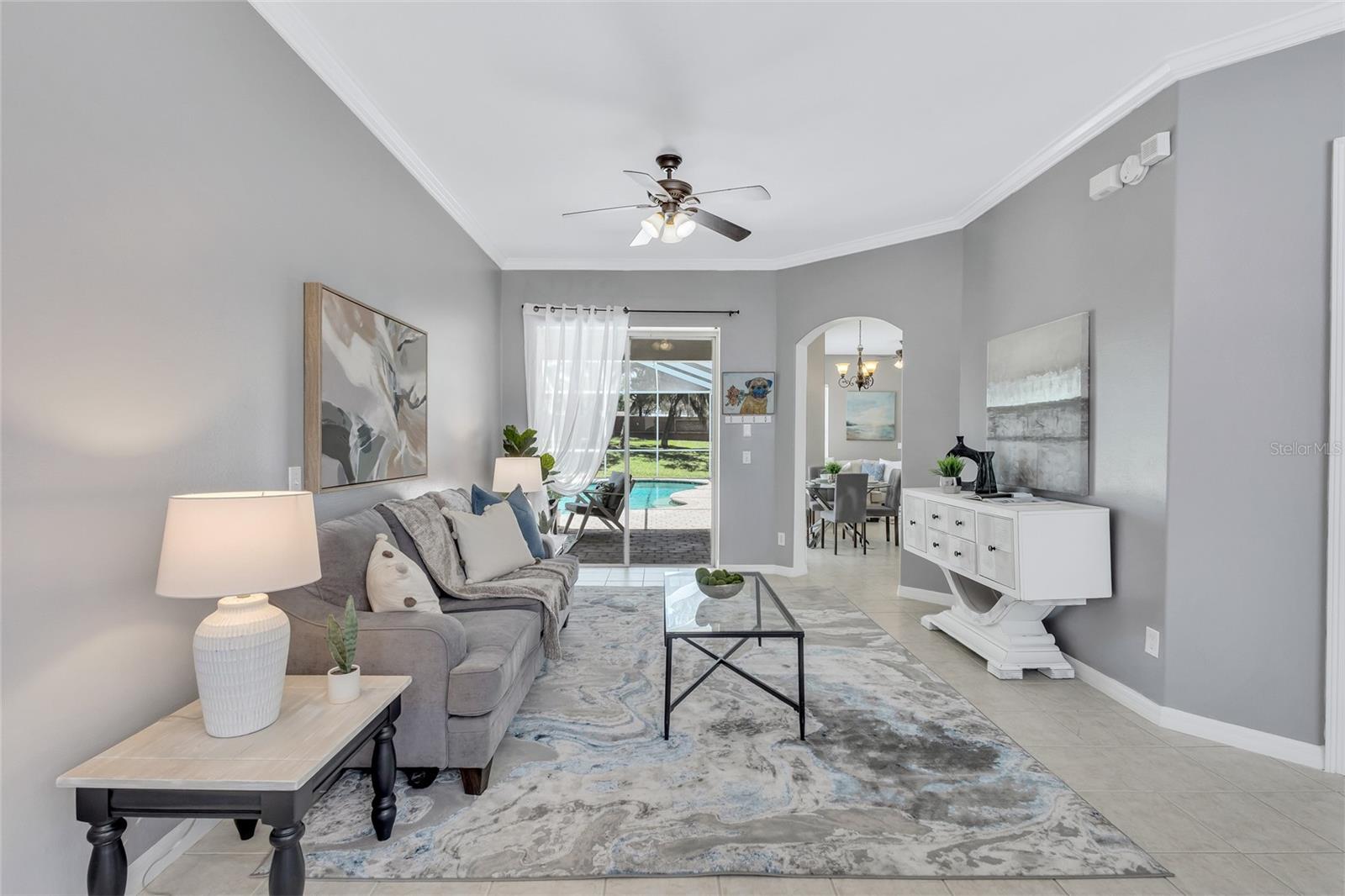 805 WOODCARVER LN