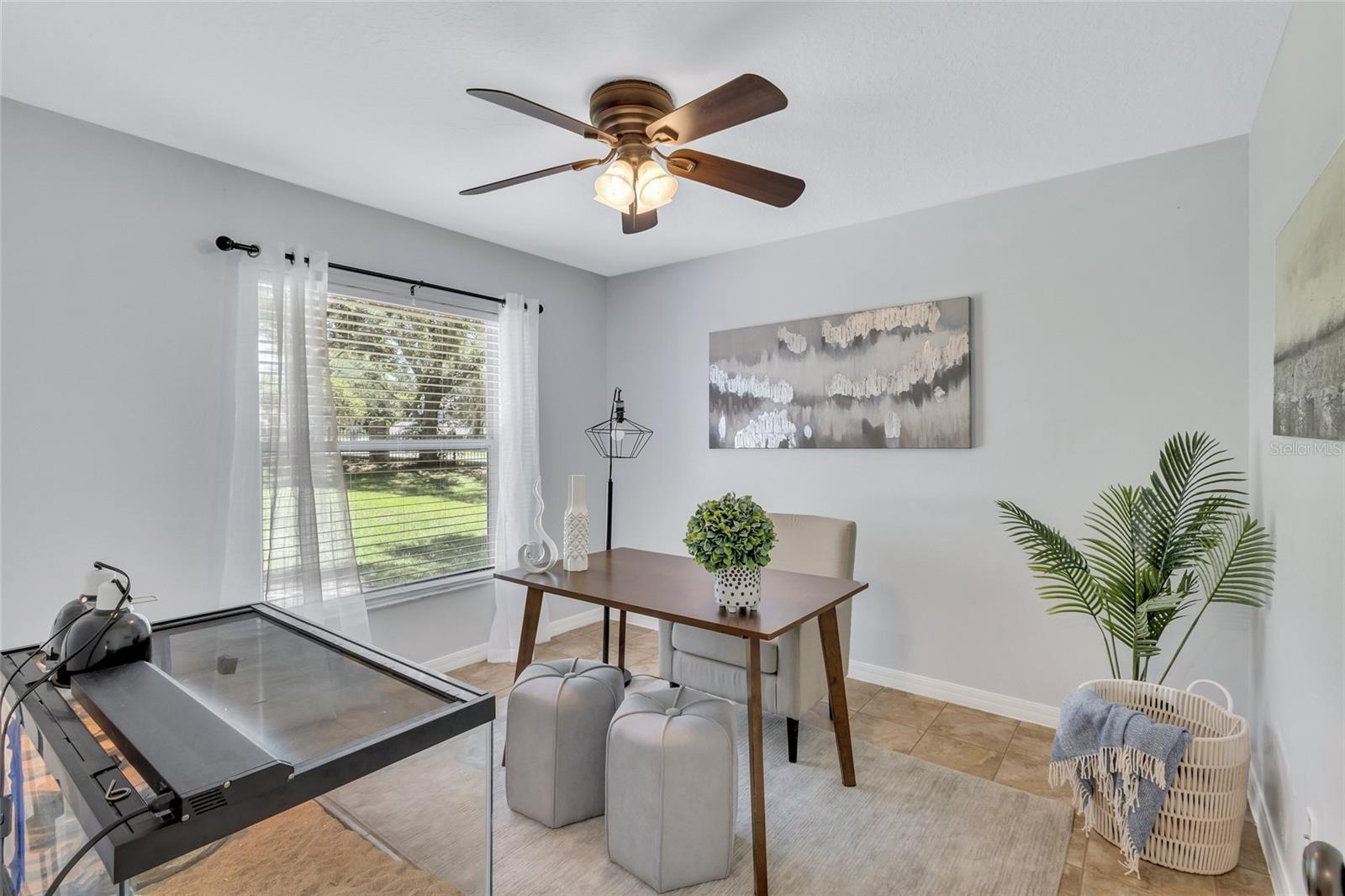 805 WOODCARVER LN