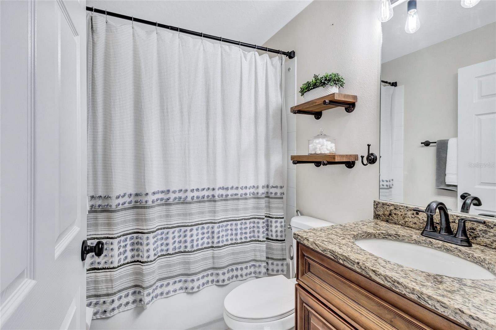 805 WOODCARVER LN
