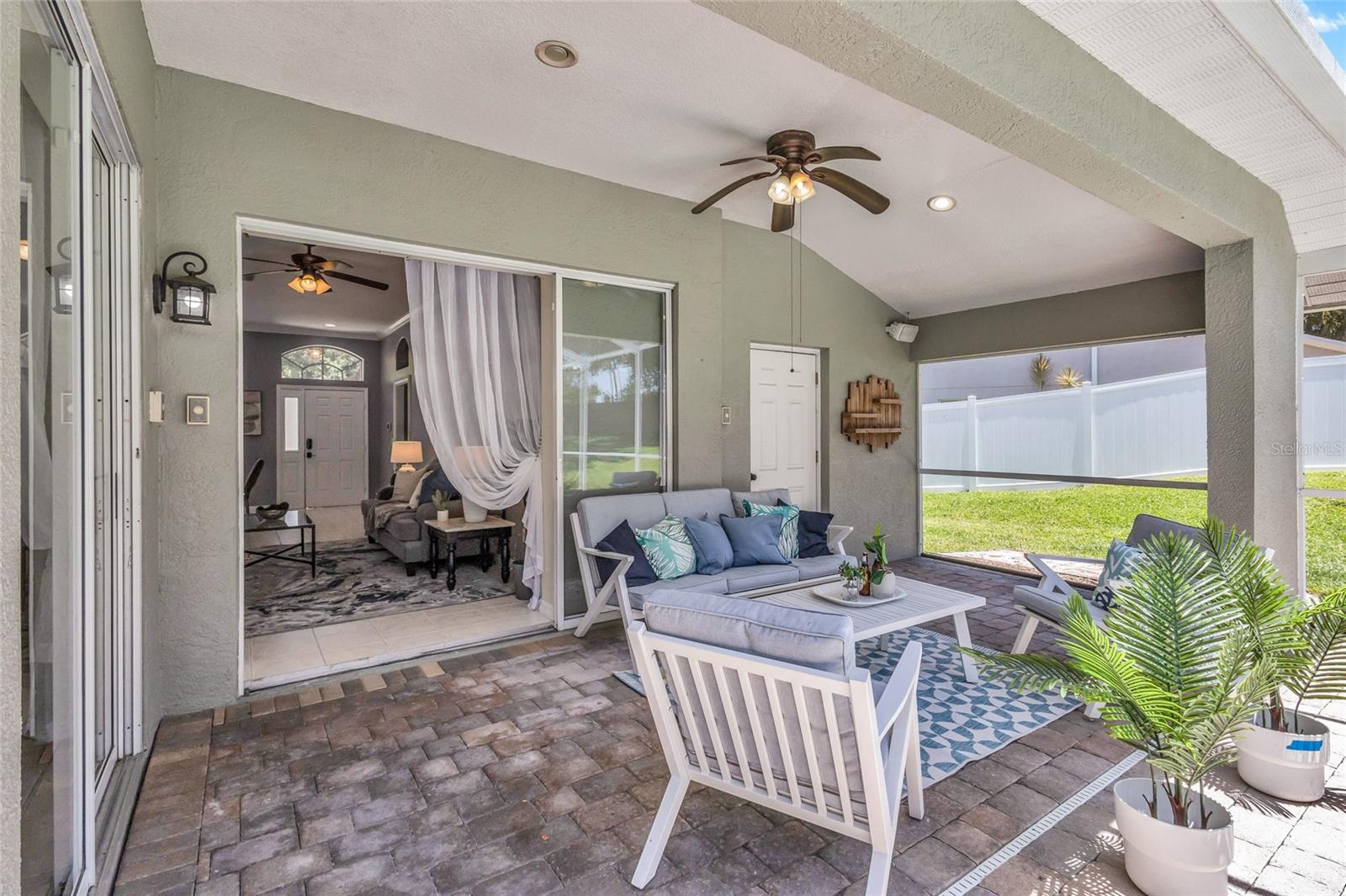805 WOODCARVER LN