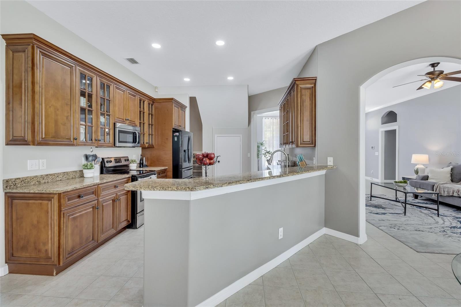 805 WOODCARVER LN