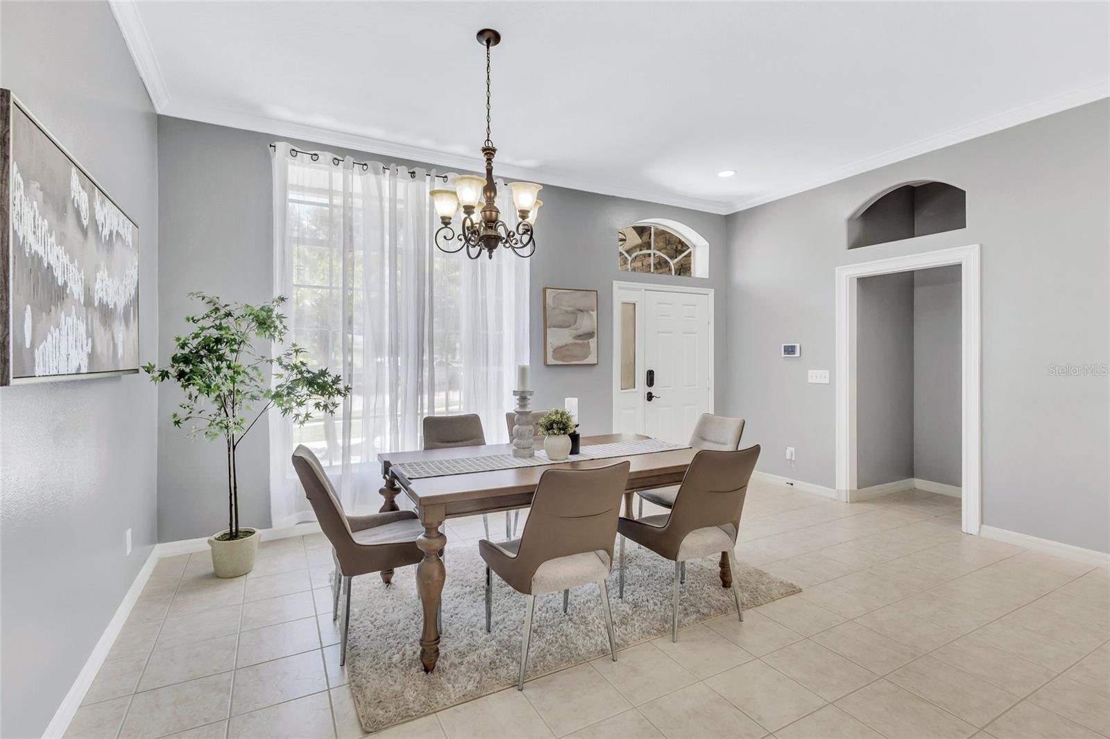 805 WOODCARVER LN