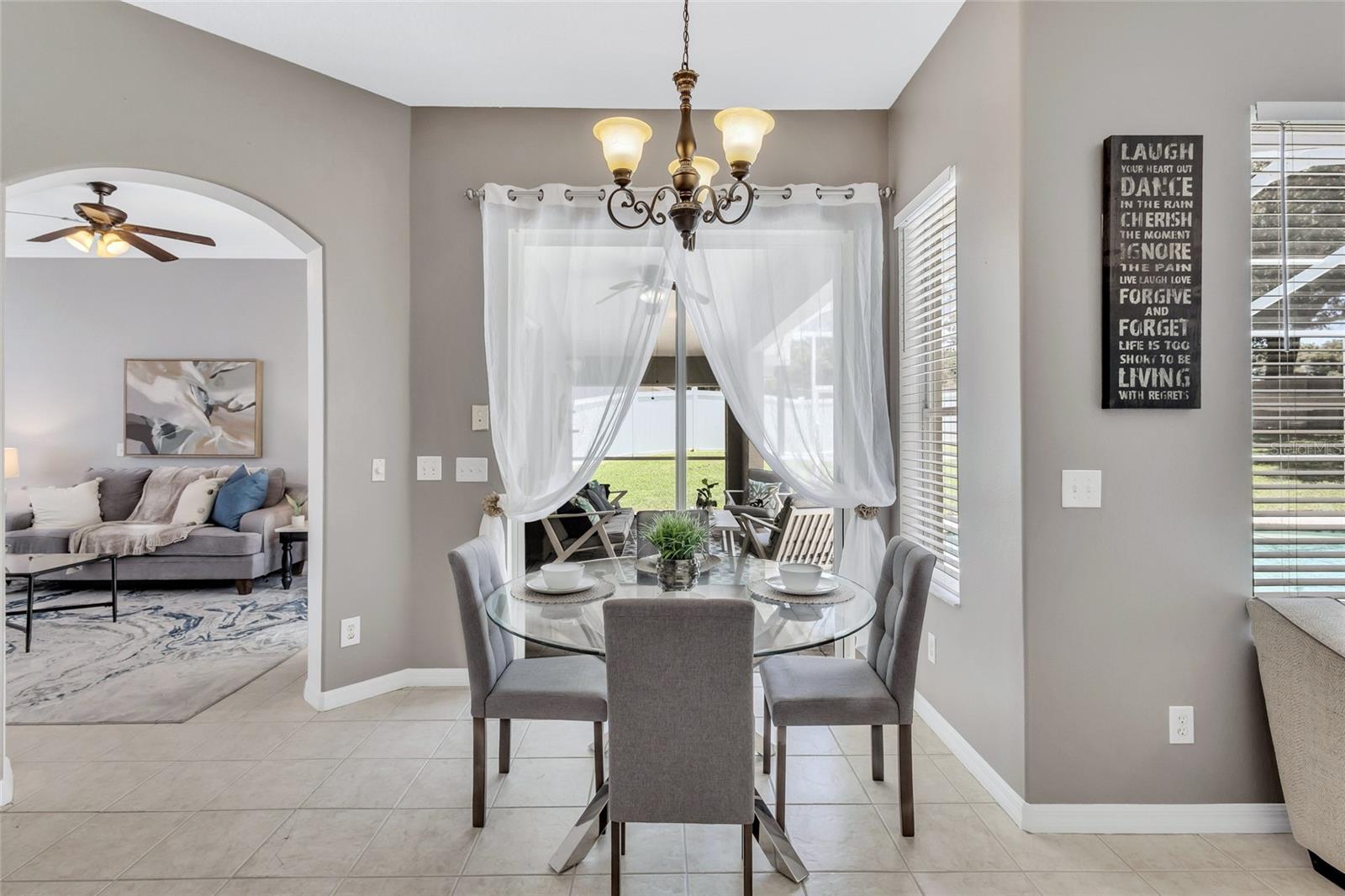 805 WOODCARVER LN