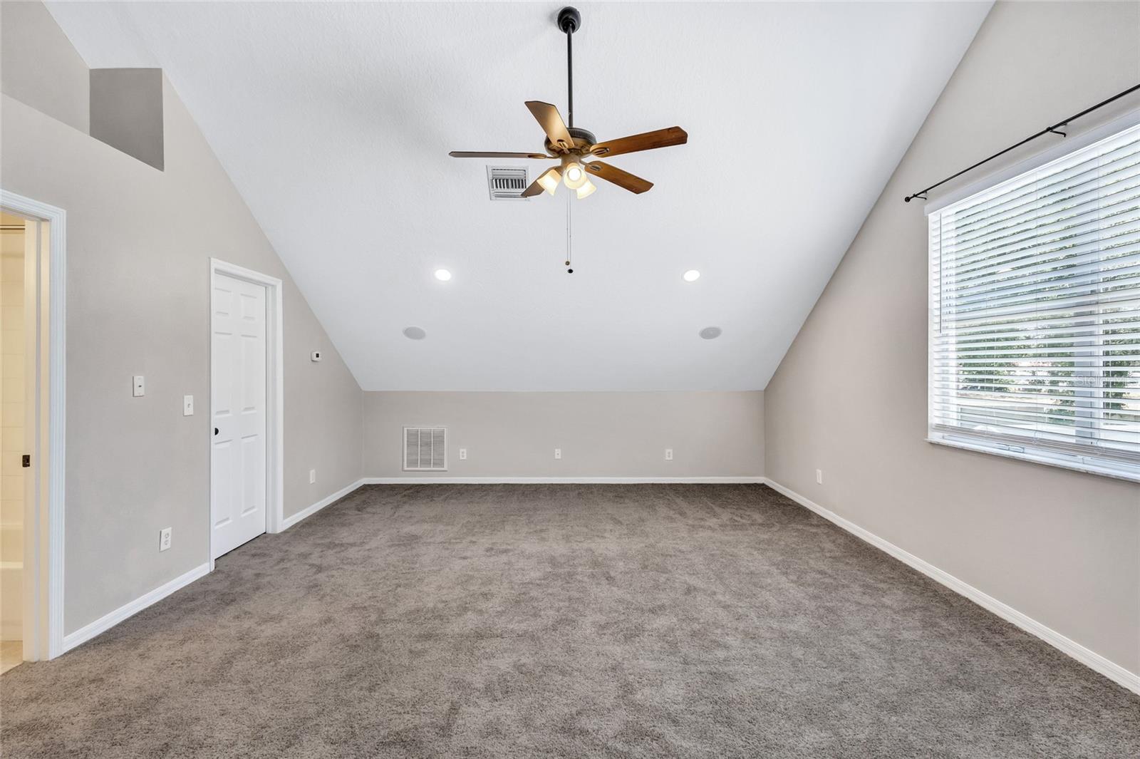805 WOODCARVER LN