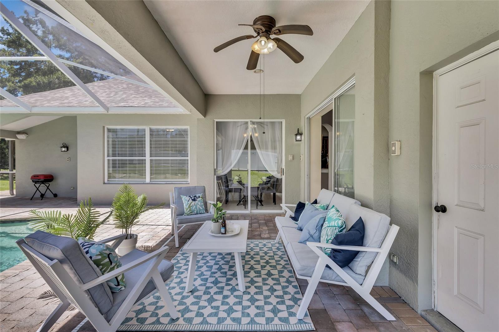 805 WOODCARVER LN