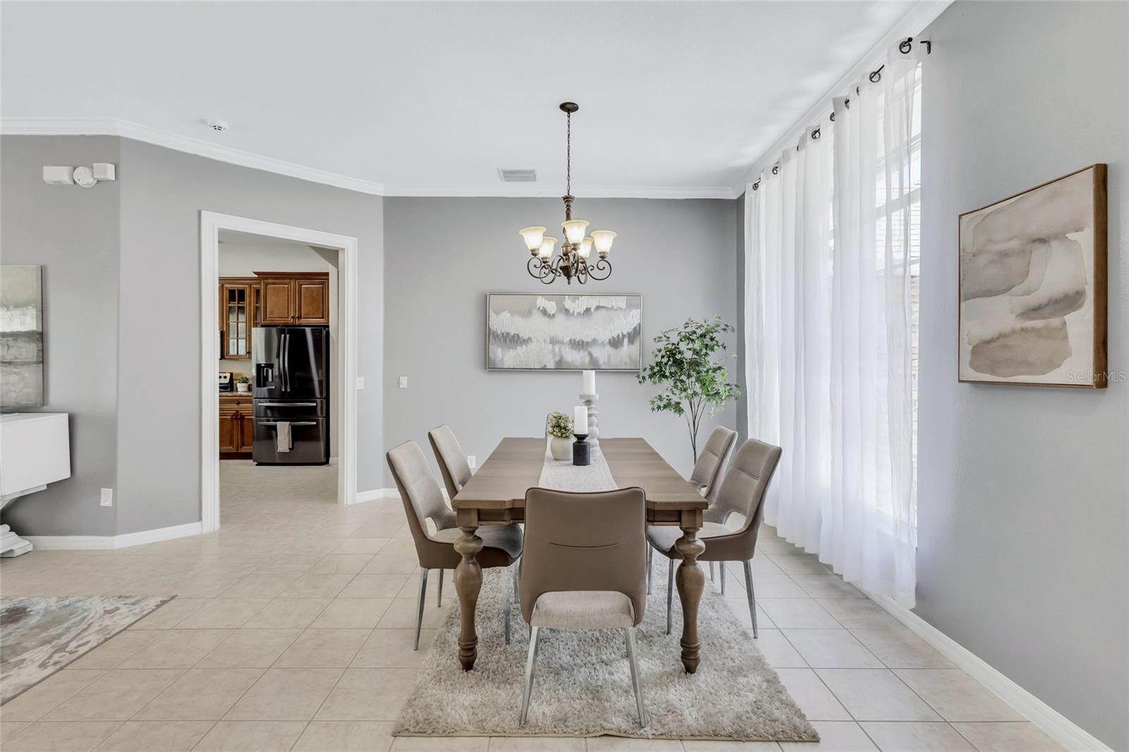805 WOODCARVER LN