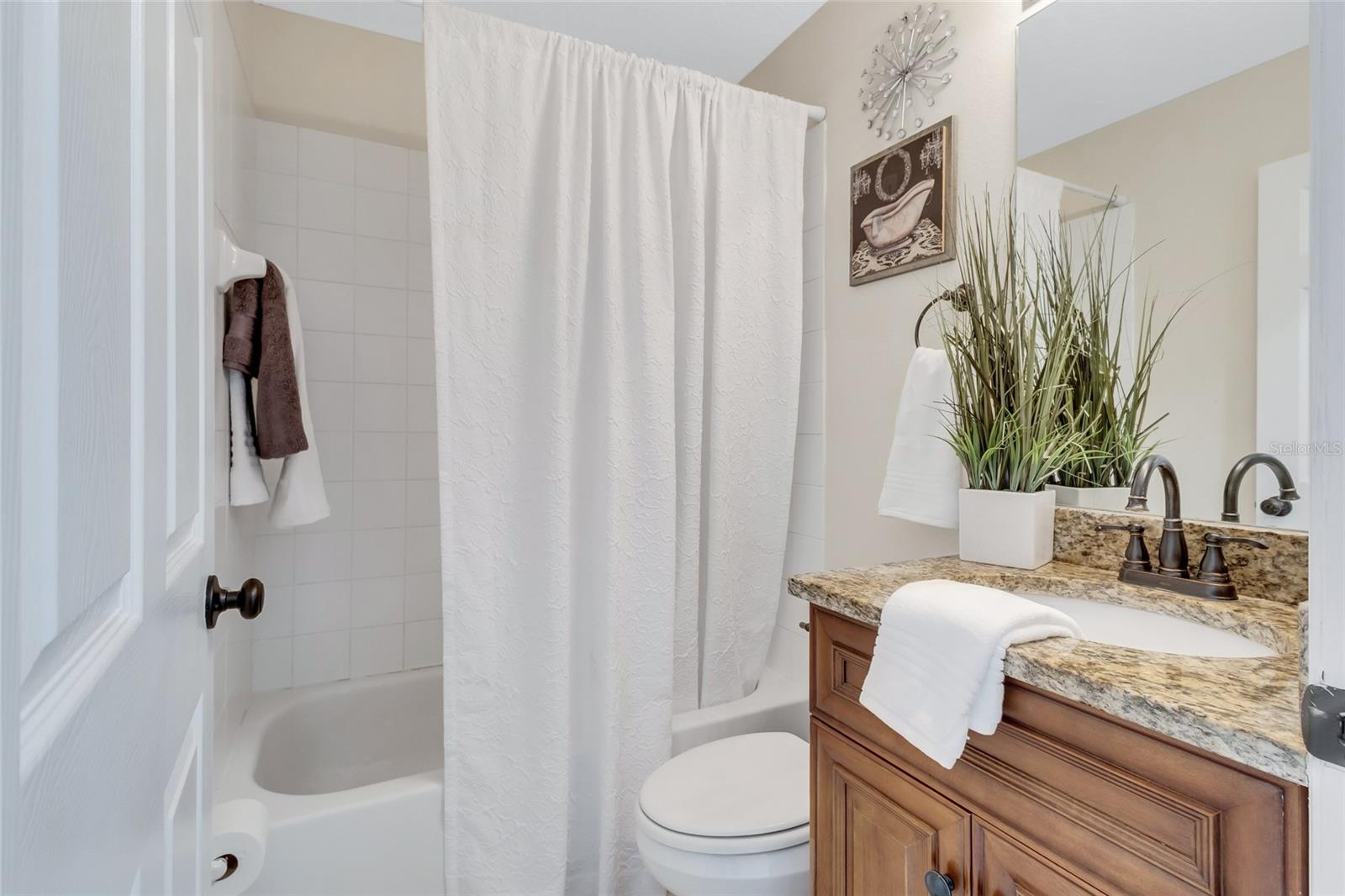 805 WOODCARVER LN