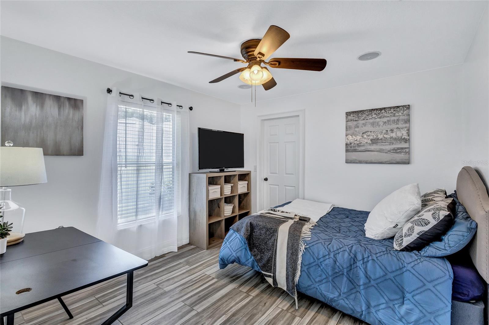 805 WOODCARVER LN