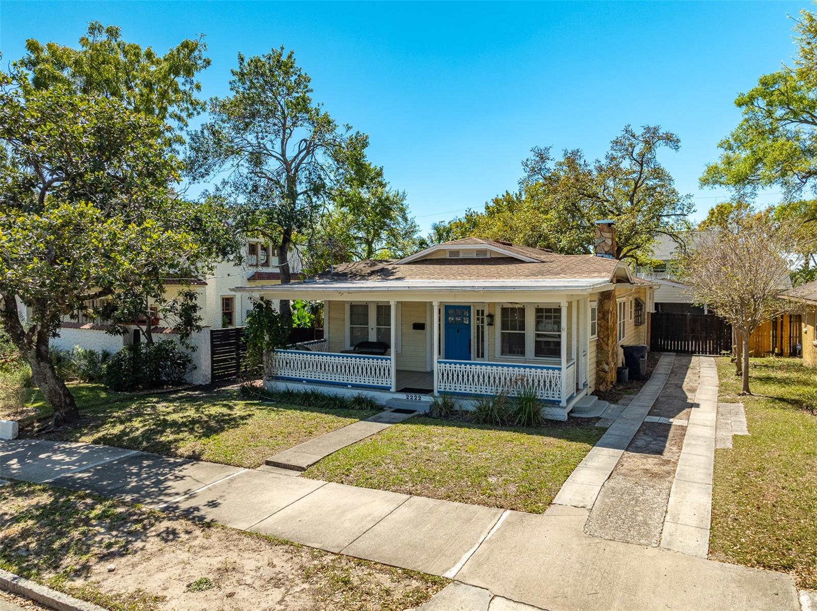 2222 N RIDGEWOOD AVE