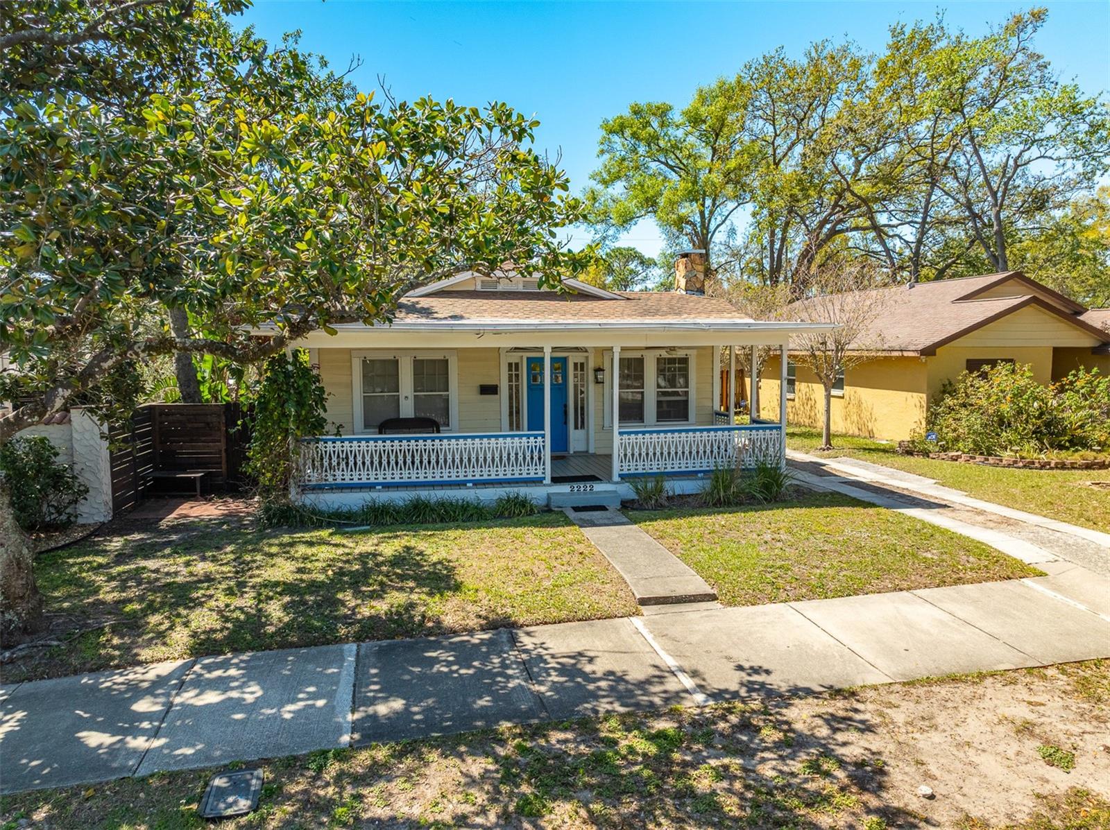 2222 N RIDGEWOOD AVE