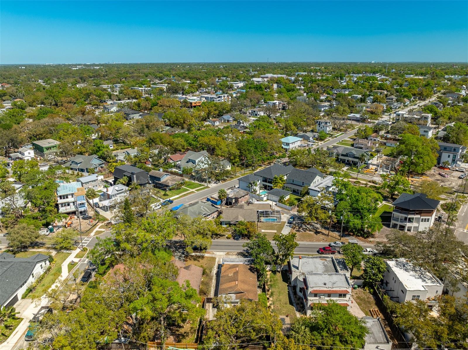 2222 N RIDGEWOOD AVE