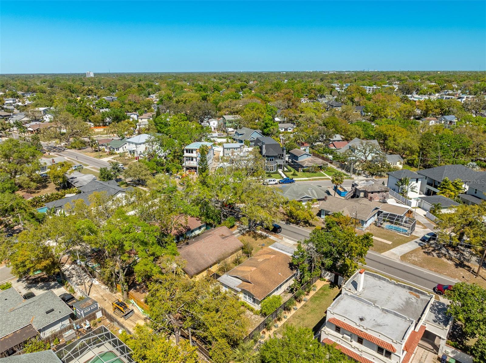 2222 N RIDGEWOOD AVE