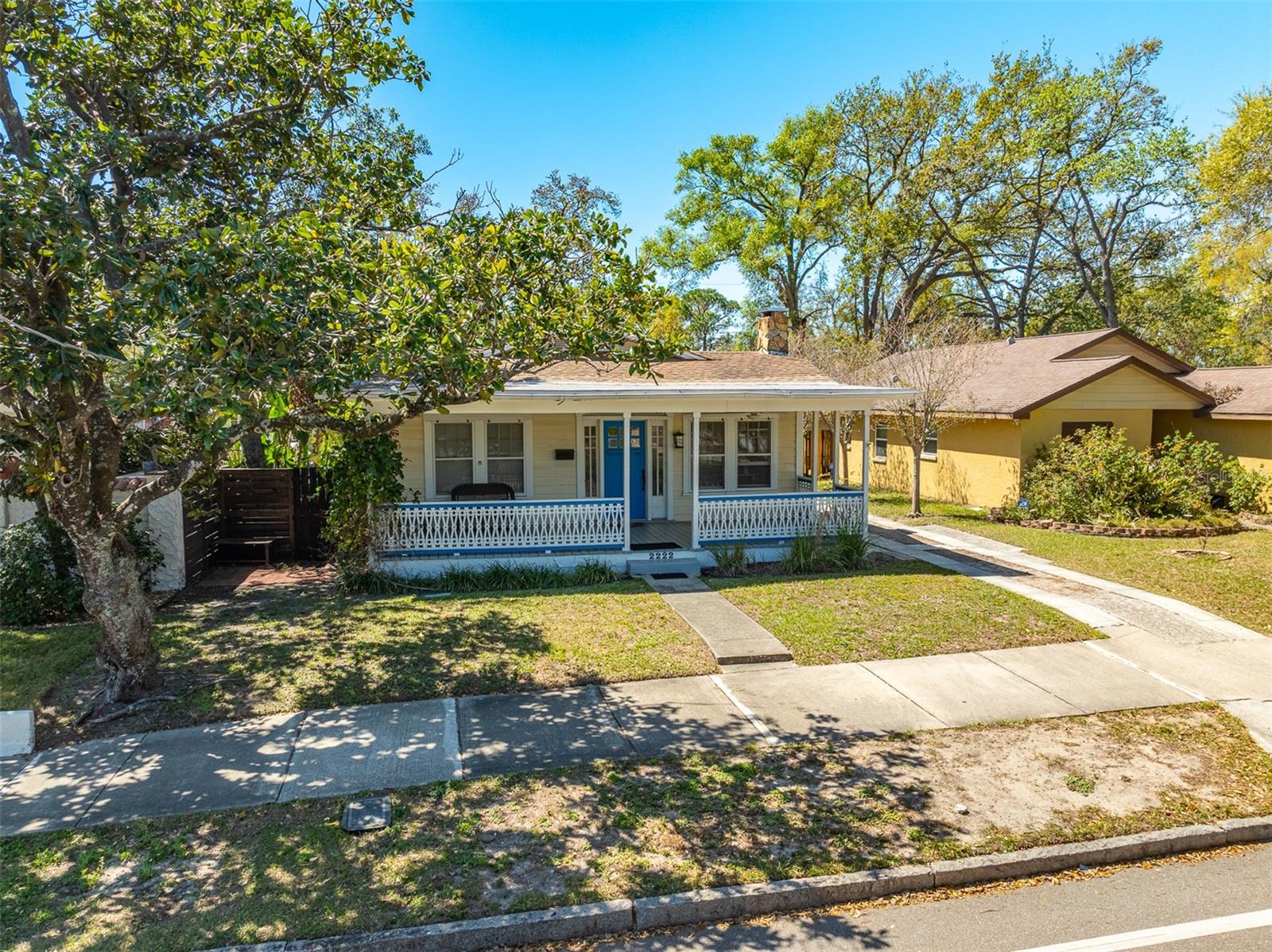 2222 N RIDGEWOOD AVE