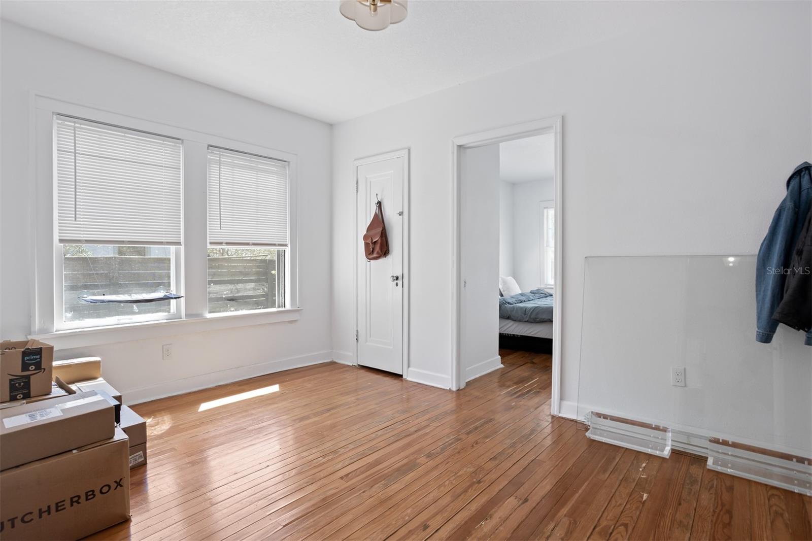 2222 N RIDGEWOOD AVE