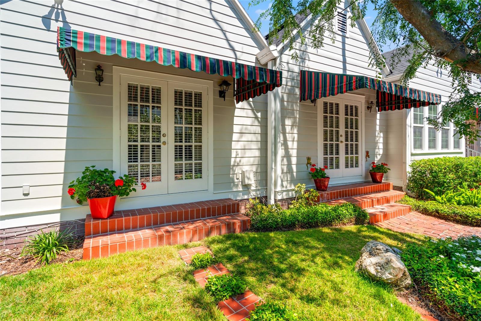 2516 W MORRISON AVE