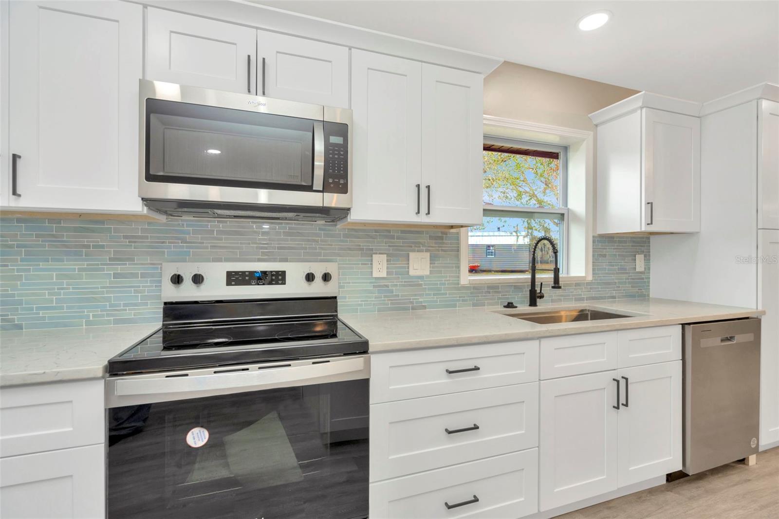 5749 SOUTHERNVIEW DR