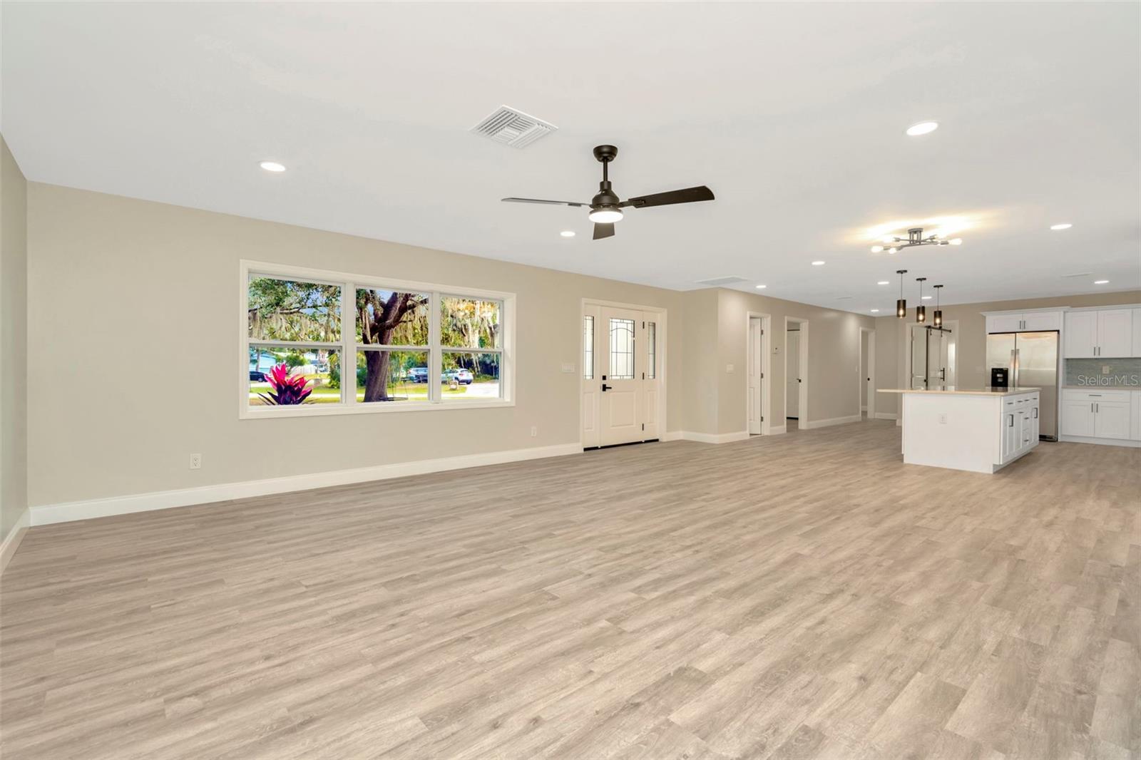 5749 SOUTHERNVIEW DR