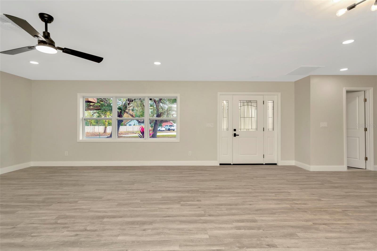 5749 SOUTHERNVIEW DR