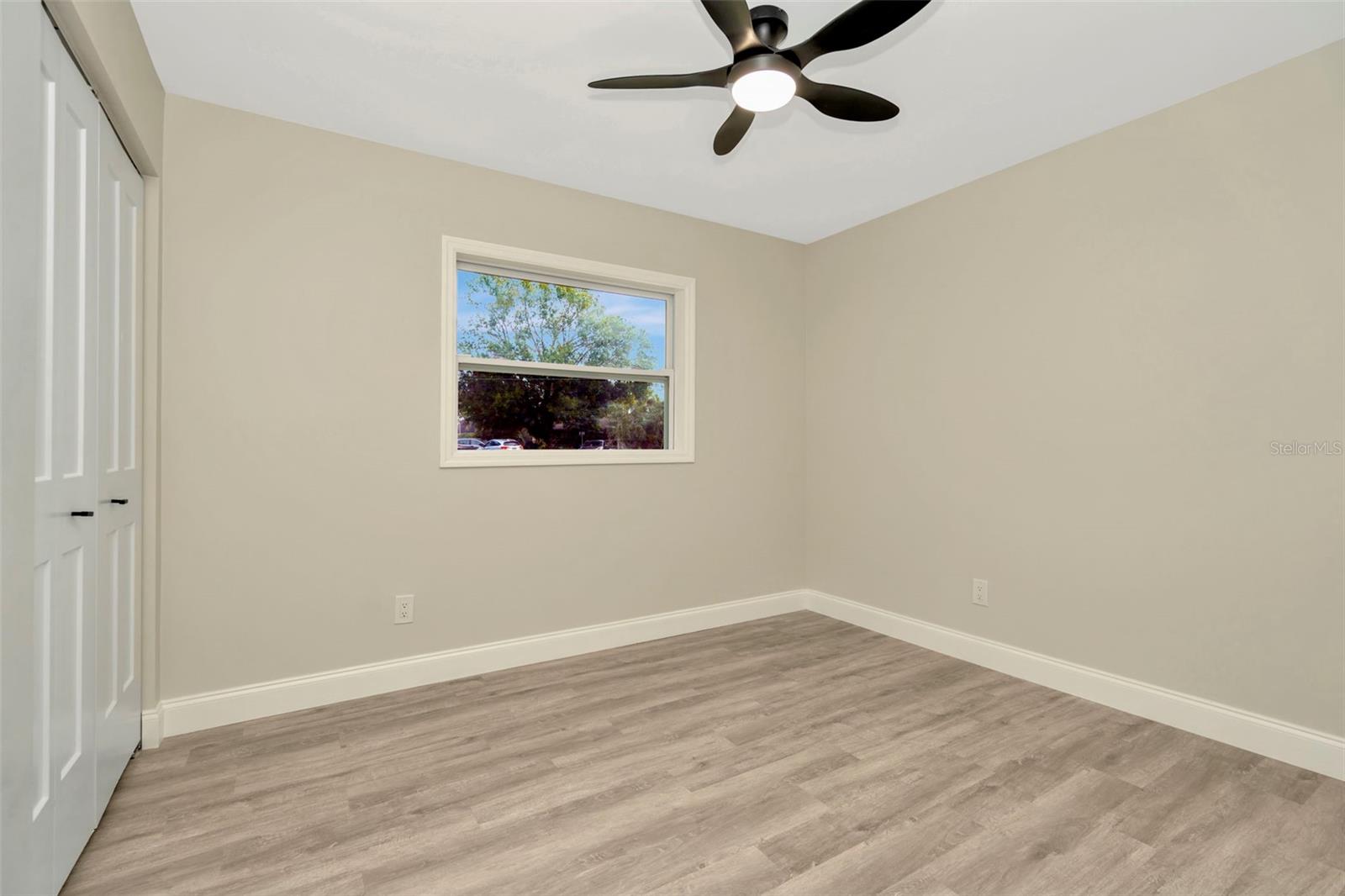 5749 SOUTHERNVIEW DR