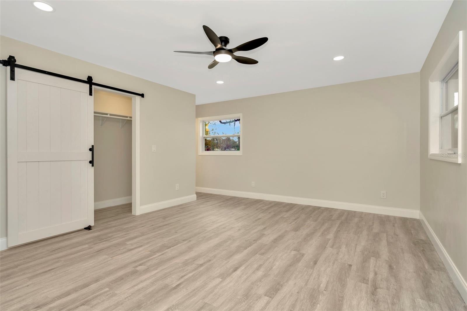 5749 SOUTHERNVIEW DR