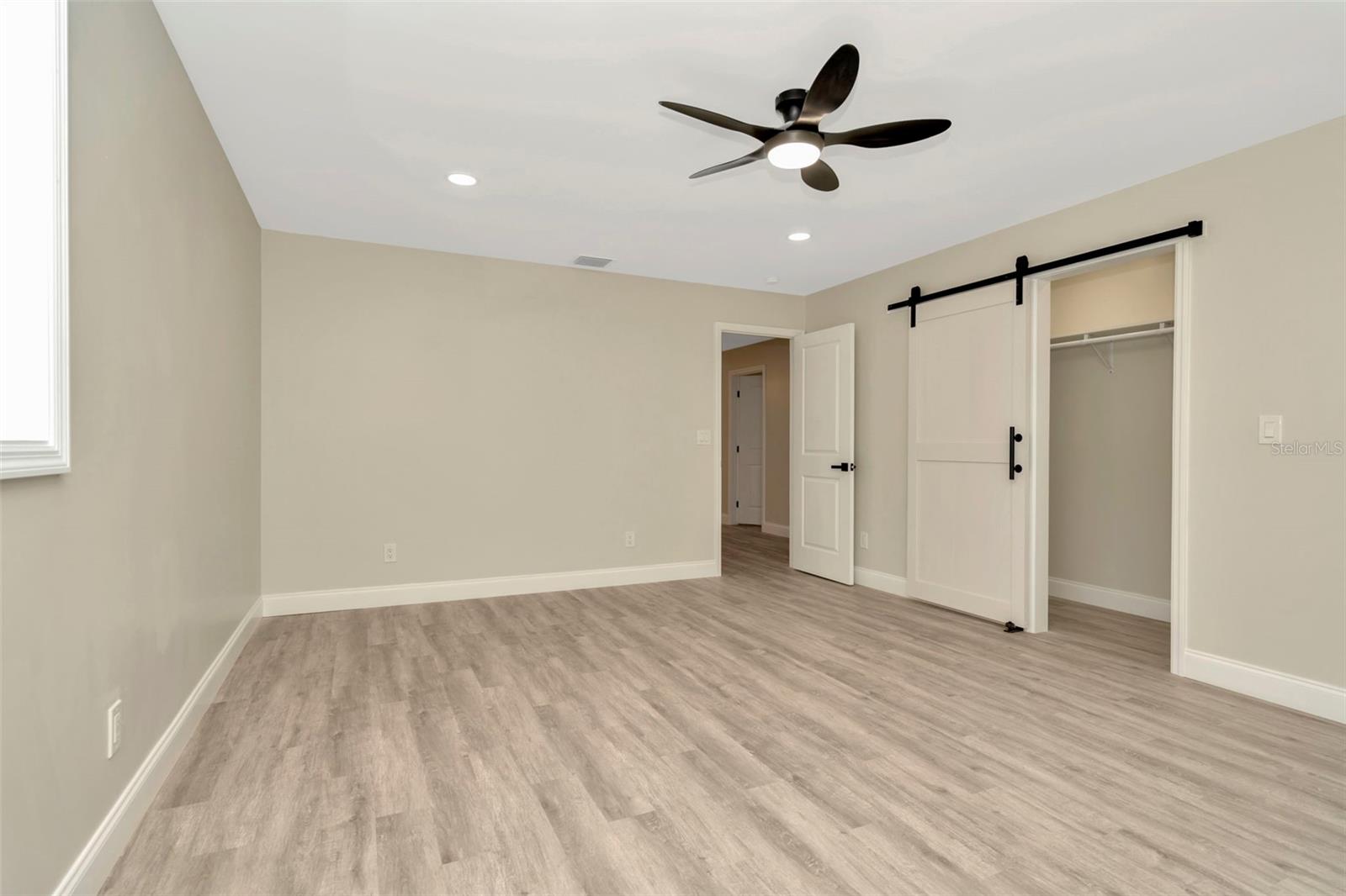 5749 SOUTHERNVIEW DR