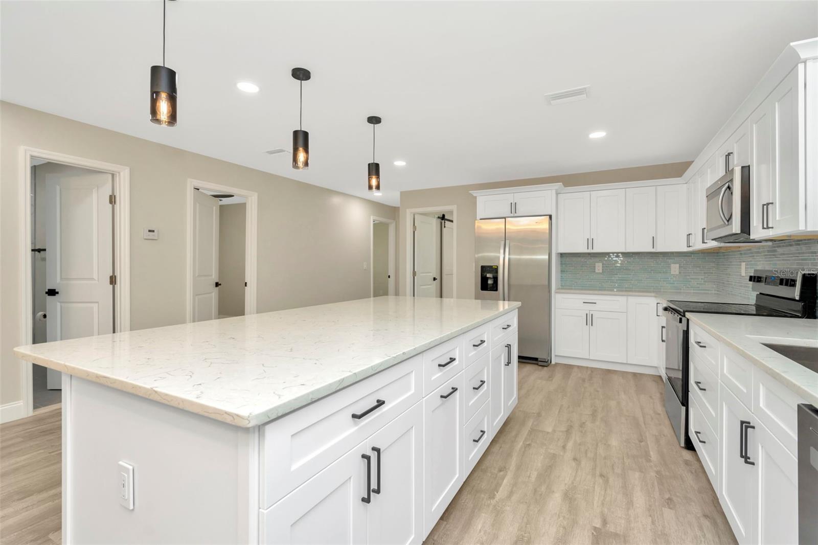 5749 SOUTHERNVIEW DR