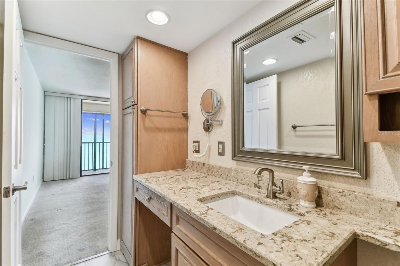 15400 GULF BLVD #702