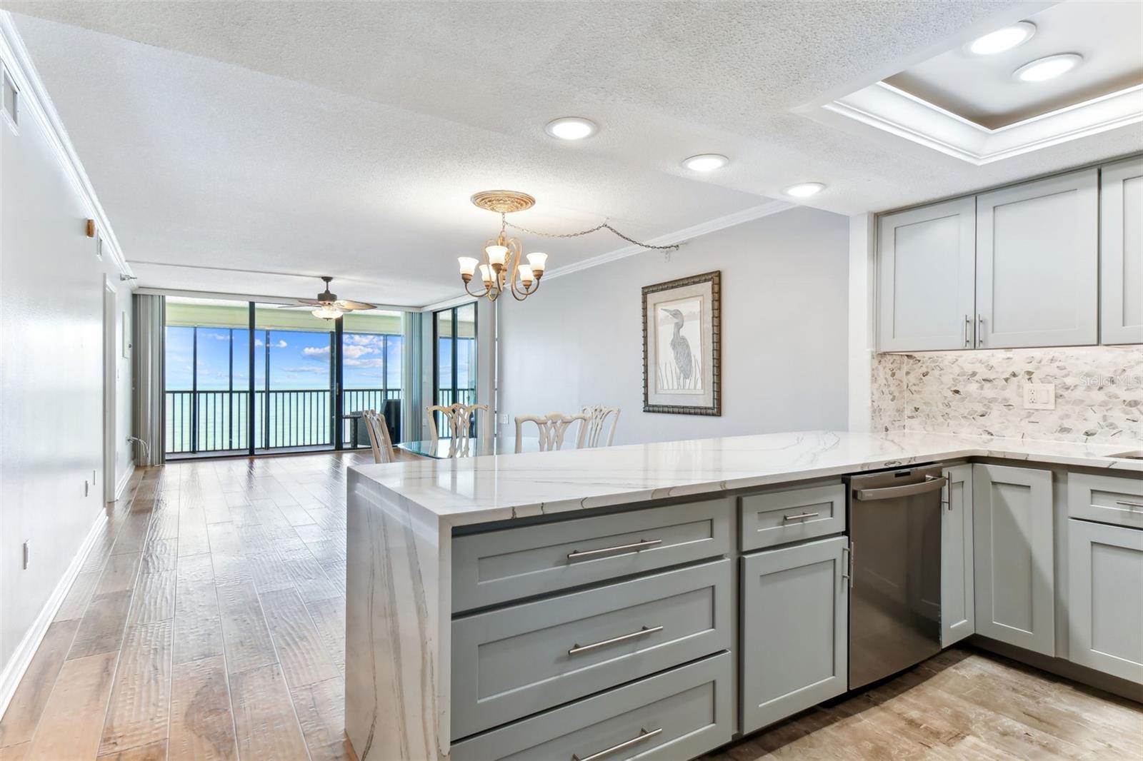 15400 GULF BLVD #702