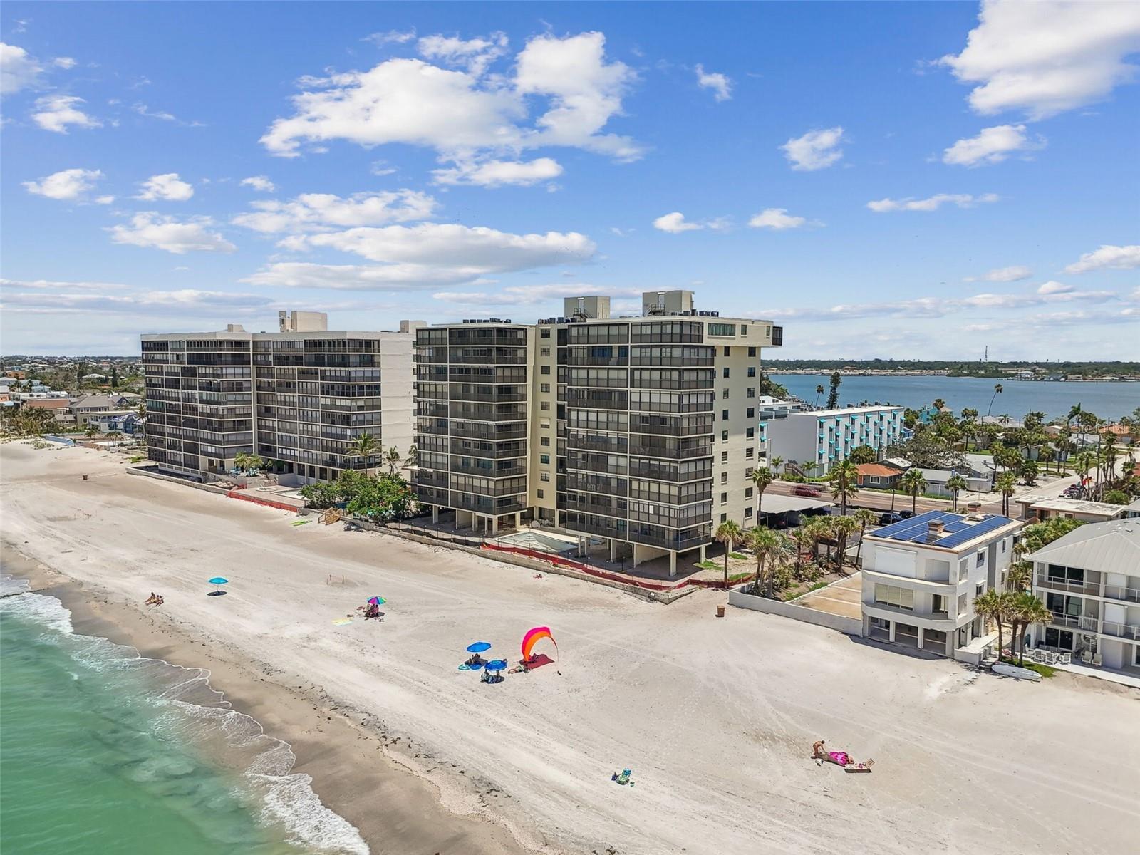 15400 GULF BLVD #702